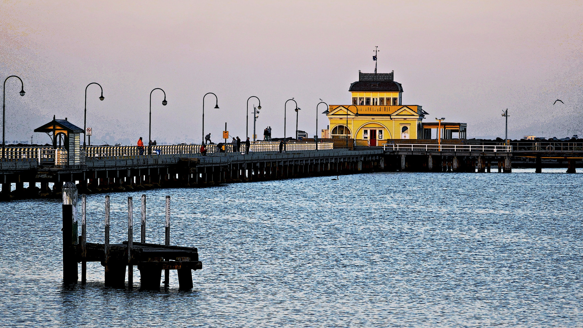 Panasonic Lumix DMC-GH4 + LEICA DG 100-400/F4.0-6.3 sample photo. Pier at st kilda / melbourne photography