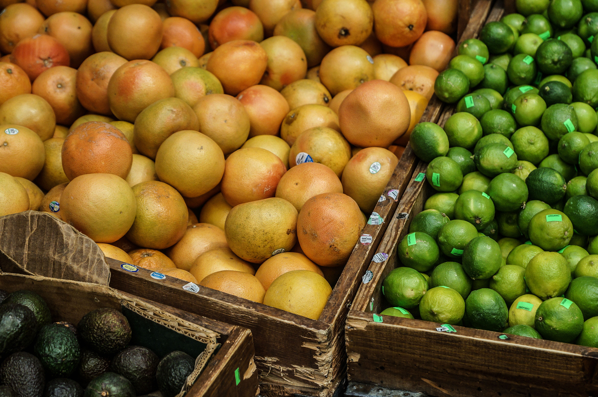 Sony SLT-A57 + Sony DT 16-50mm F2.8 SSM sample photo. Lime and avocados photography