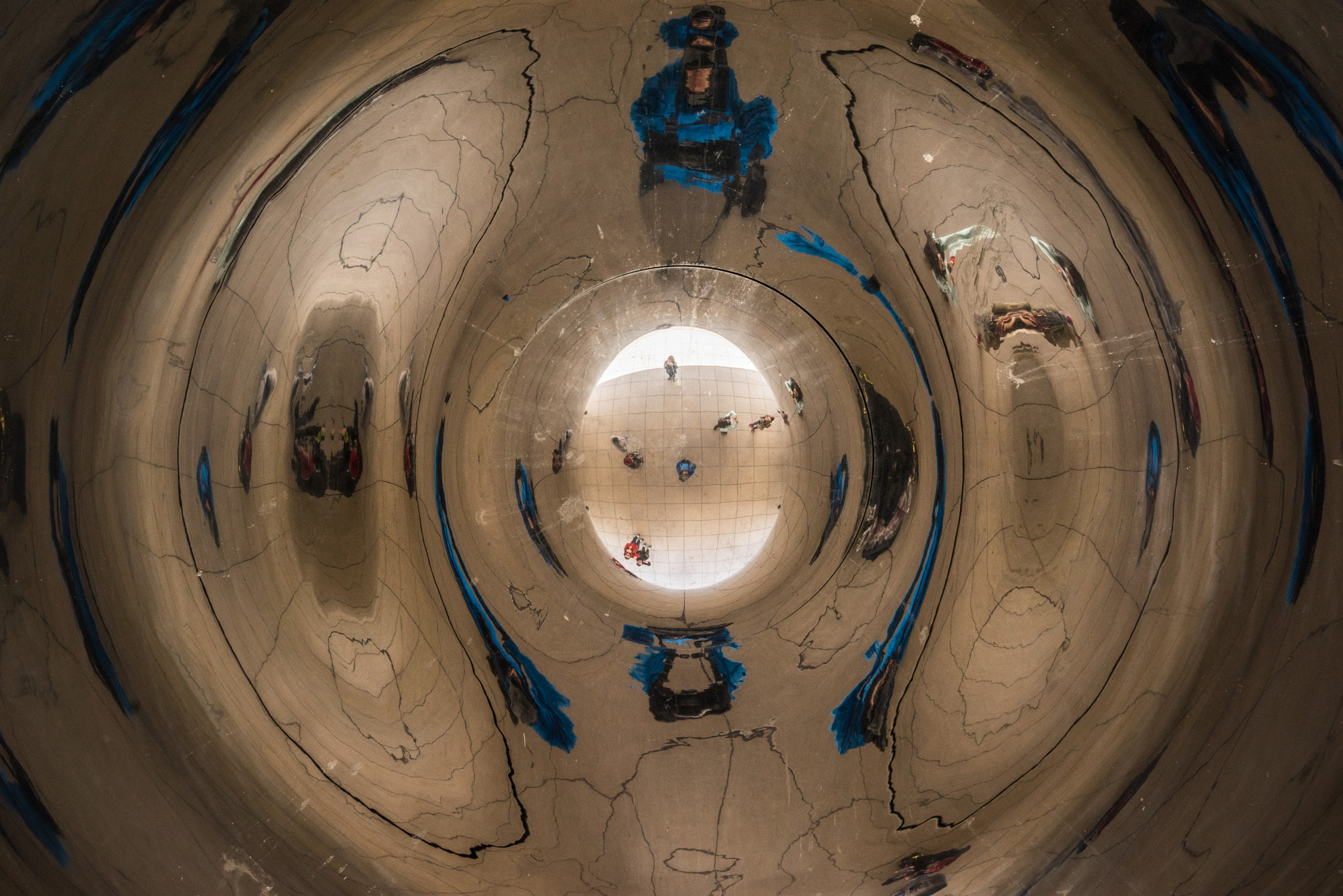 Sony a7R + Sony Sonnar T* FE 35mm F2.8 ZA sample photo. Under the bean in chicago photography