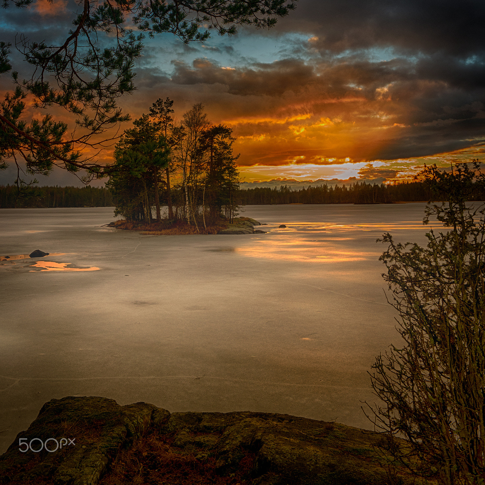 Samsung NX 16-50mm F2.0-2.8 S ED OIS sample photo. Island in winter-sunset photography