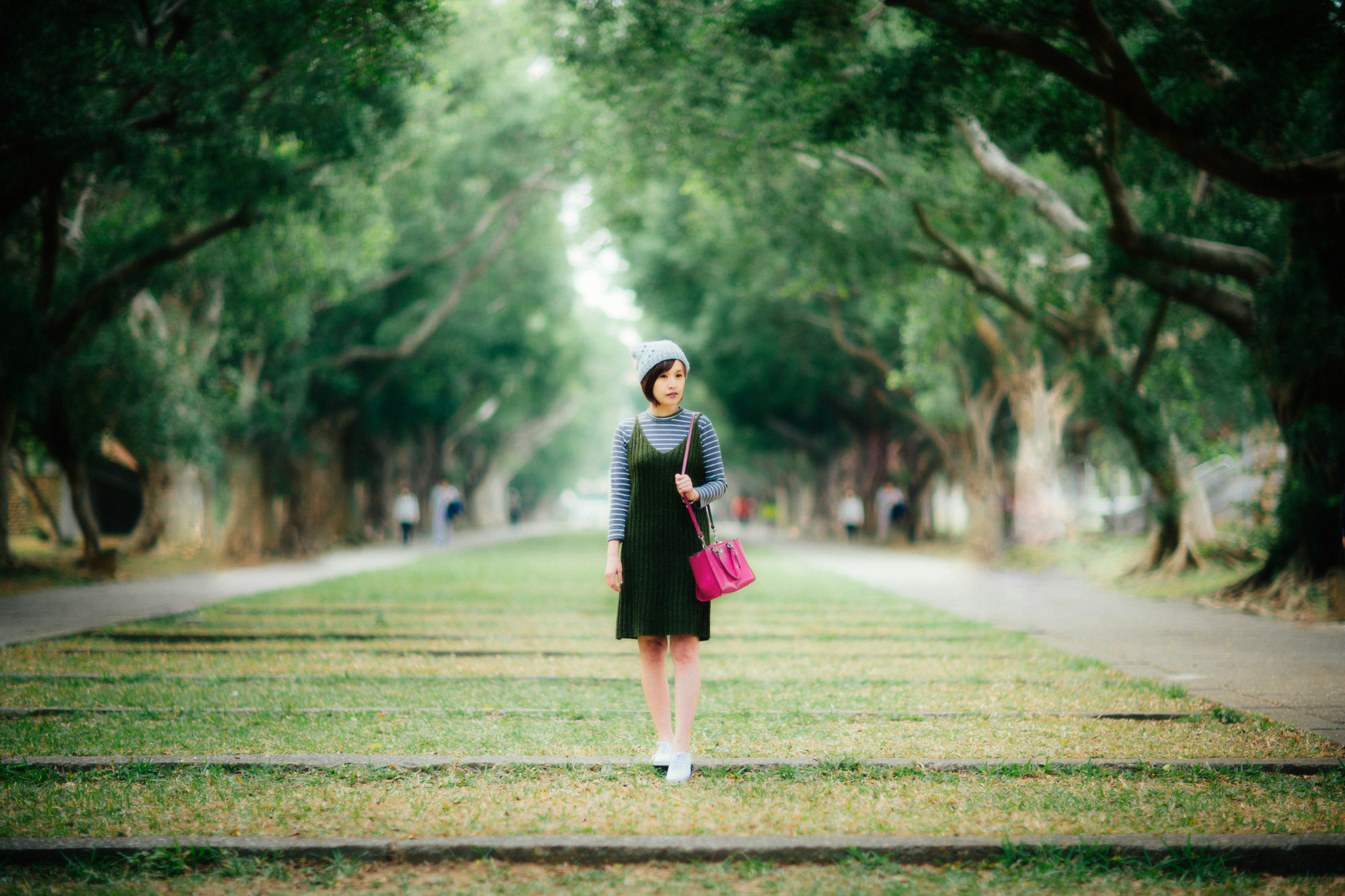 Leica SL (Typ 601) + Canon EF 85mm F1.2L II USM sample photo. Campus walking photography