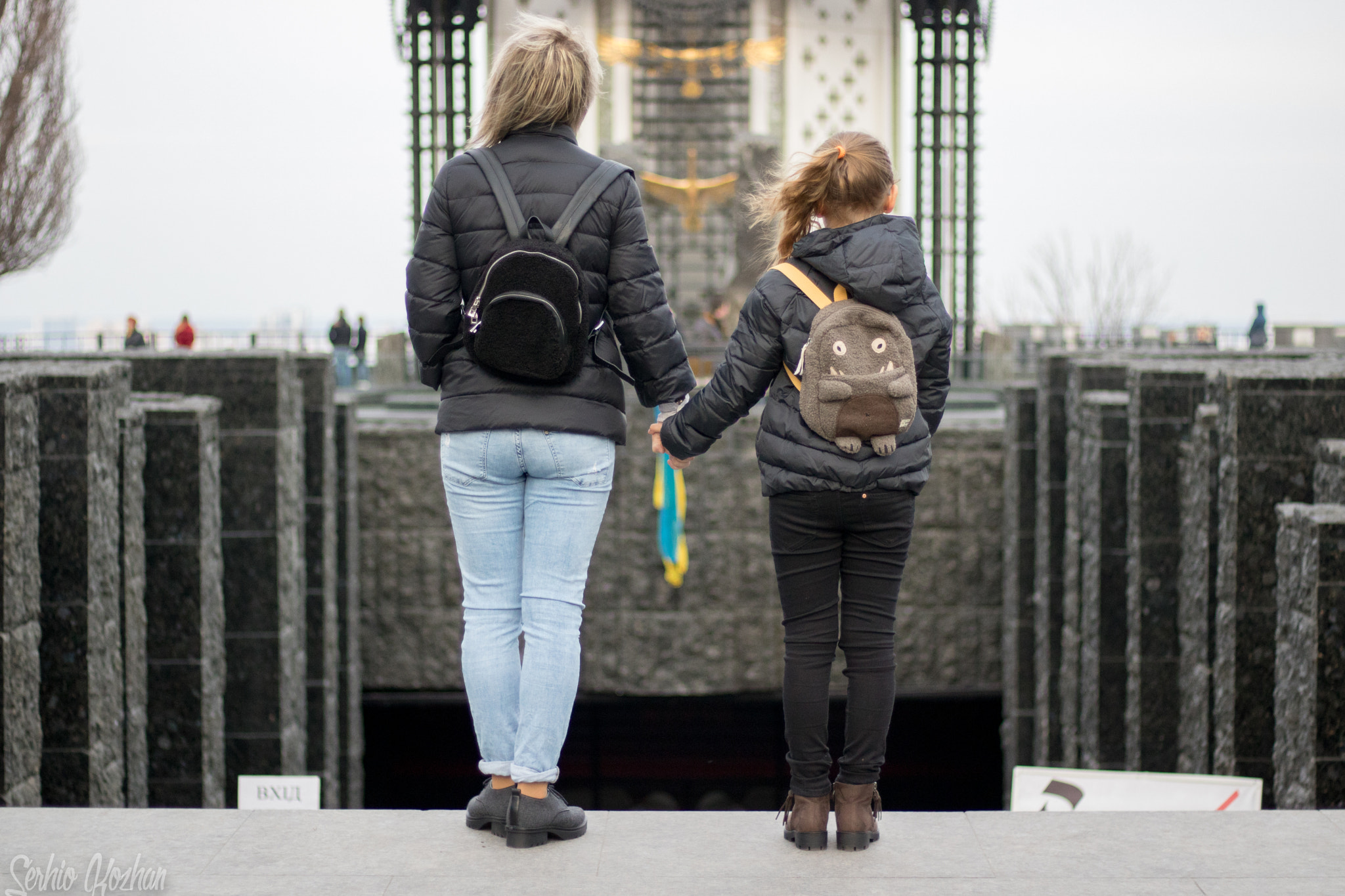 Canon EOS 760D (EOS Rebel T6s / EOS 8000D) + Canon EF 50mm F1.8 STM sample photo. Holodomor 1932—1933 ukraine monument photography