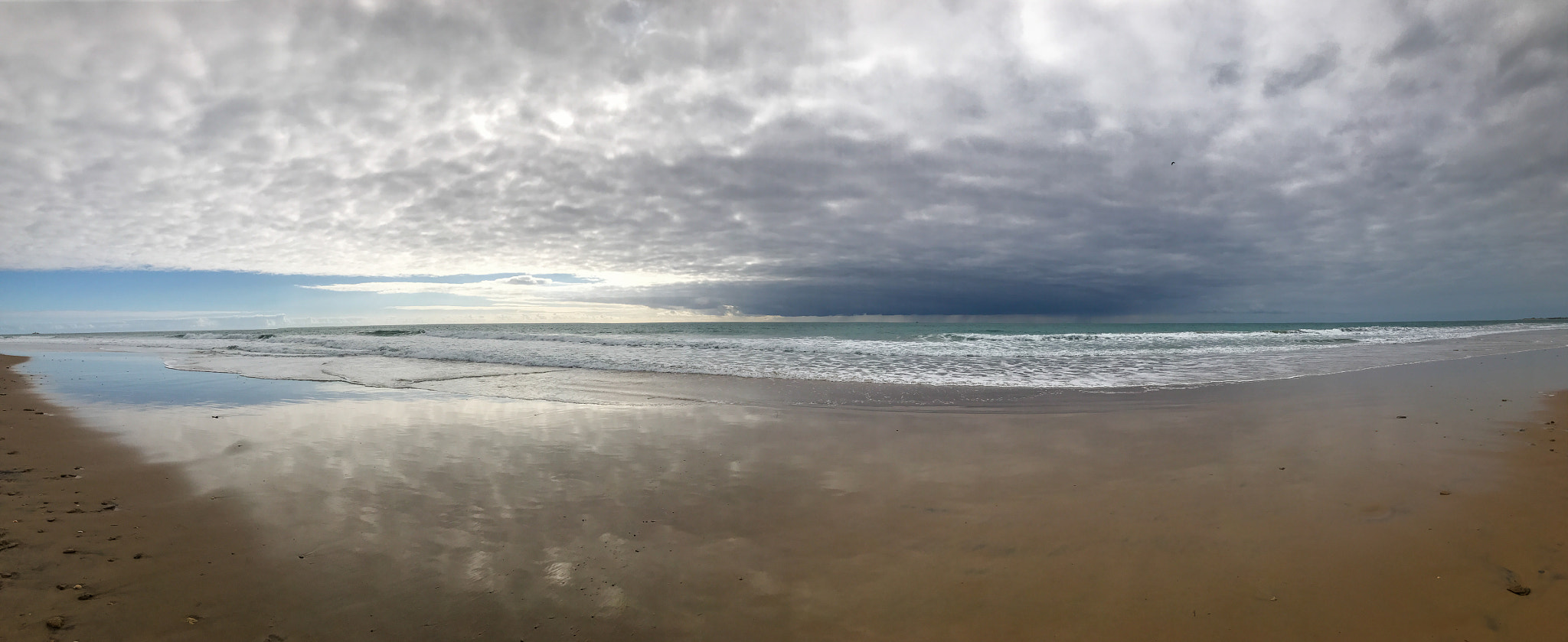 iPhone 7 Plus back camera 3.99mm f/1.8 sample photo. A storm is comming photography