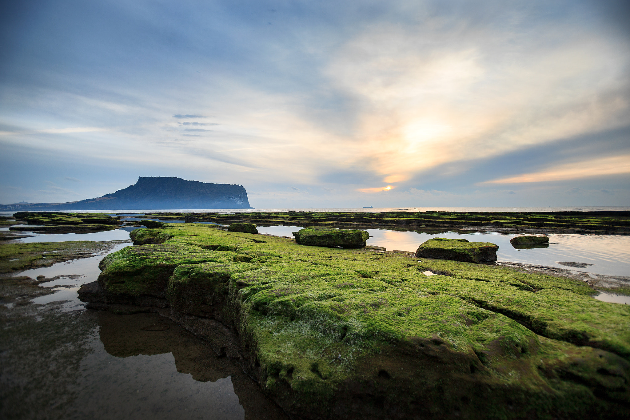 Canon EOS 5D Mark II + Canon EF 16-35mm F2.8L USM sample photo. Jeju island photography