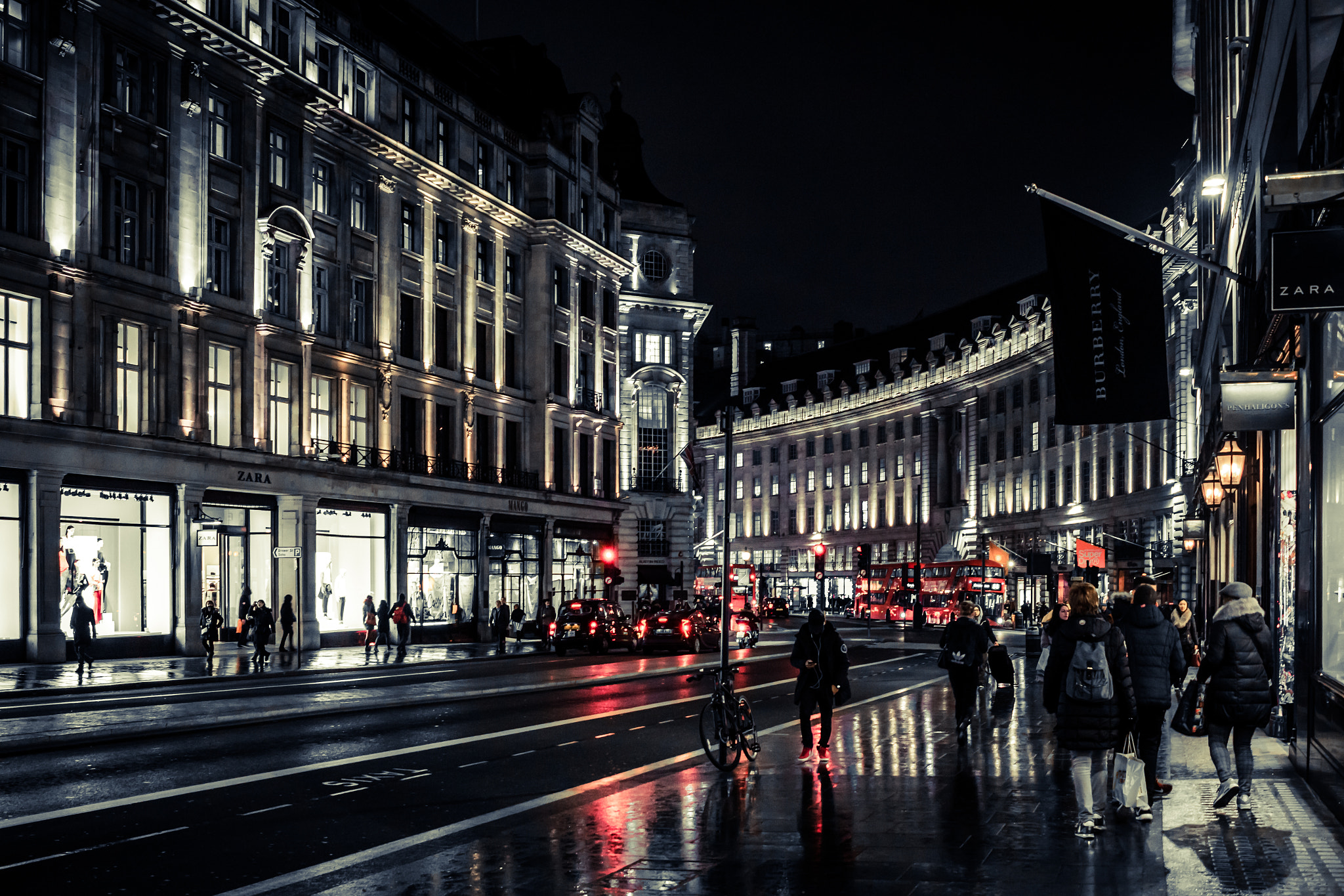 Canon EF-S 24mm F2.8 STM sample photo. London night ii photography