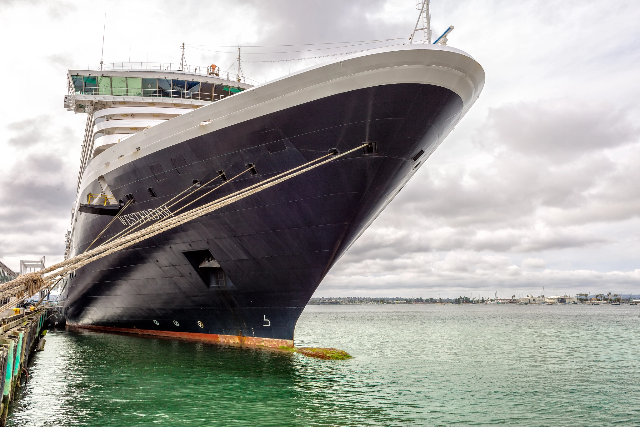 Canon EF 28mm F1.8 USM sample photo. Cruise ship in port photography