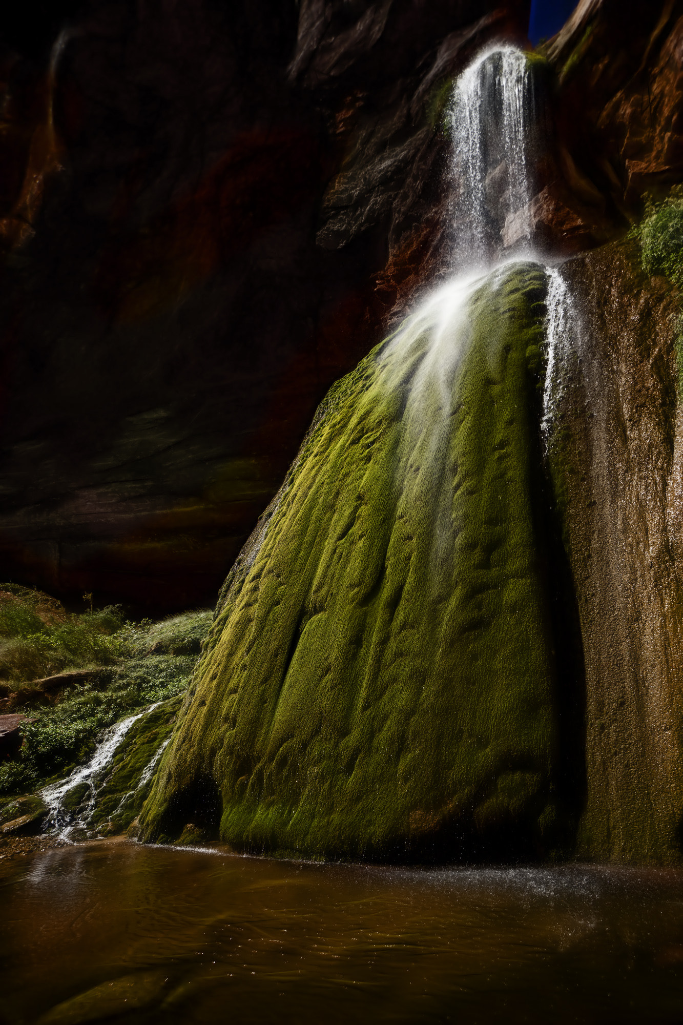 Sony a7 + Sony E 10-18mm F4 OSS sample photo. Waterfall in desert photography