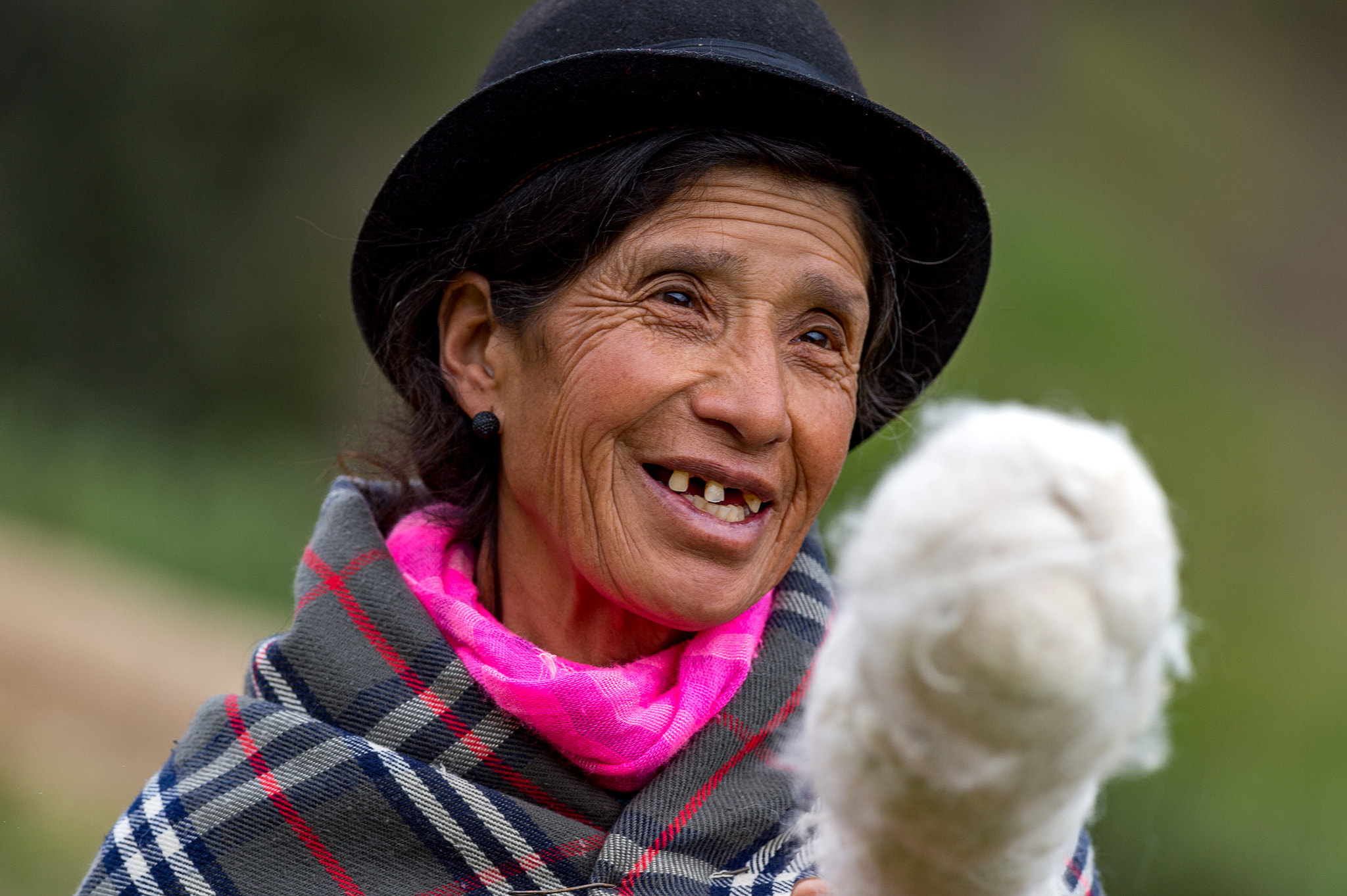 Nikon D4S + Nikon AF-S Nikkor 300mm F4D ED-IF sample photo. Andean wool spinner photography