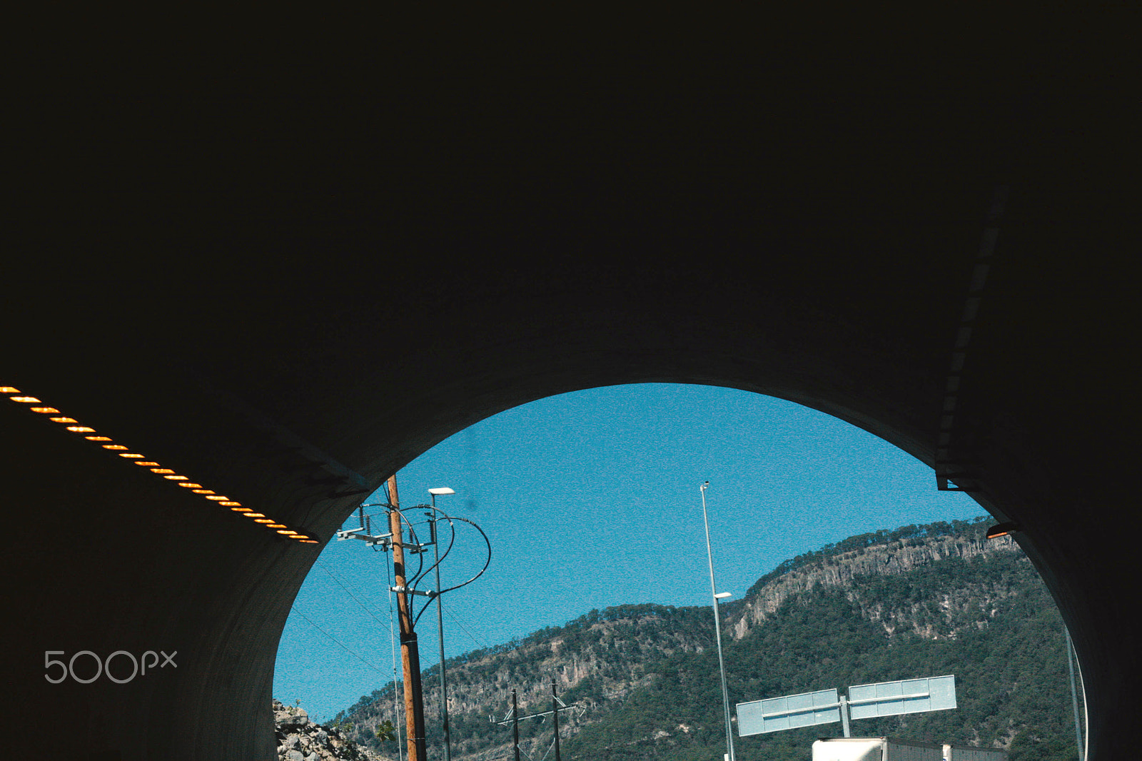 Canon EOS 450D (EOS Rebel XSi / EOS Kiss X2) sample photo. The light at the end of the tunnel photography