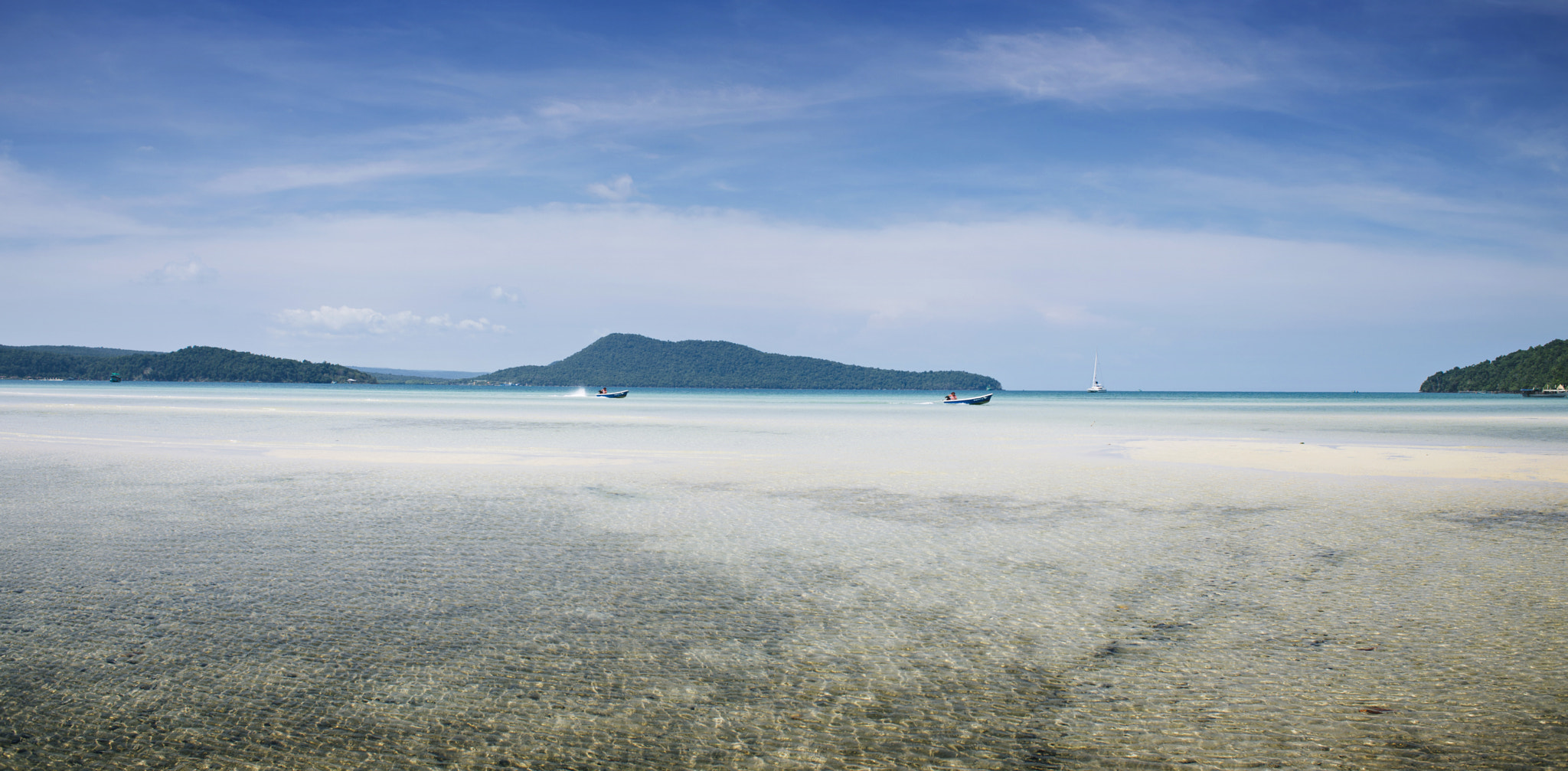 Canon EOS 6D + Canon EF 28mm F1.8 USM sample photo. Samloem paradise photography