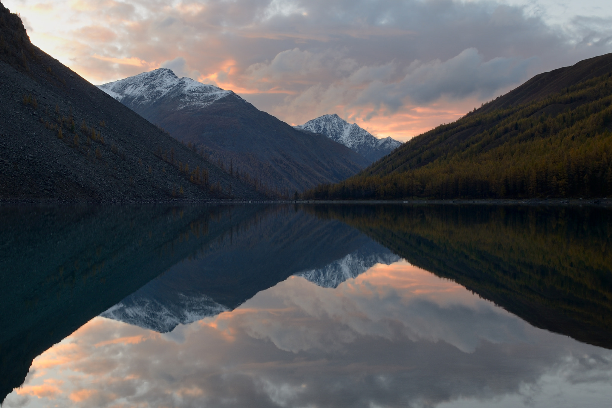 Nikon D800 sample photo. Sunset on lake shavlinsky. photography