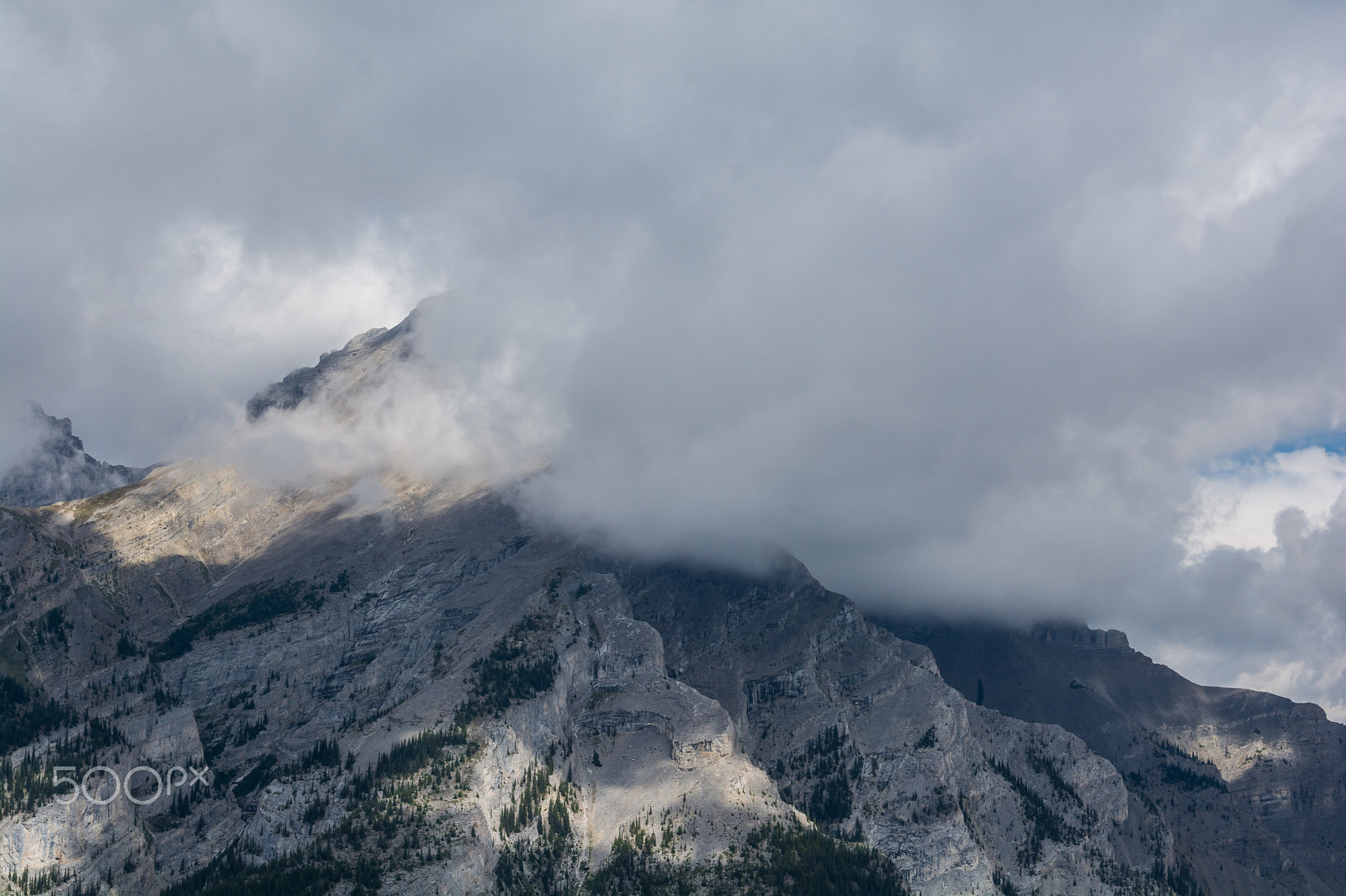 Nikon AF-S Nikkor 24-120mm F4G ED VR sample photo. Canadian mountains, clouds photography