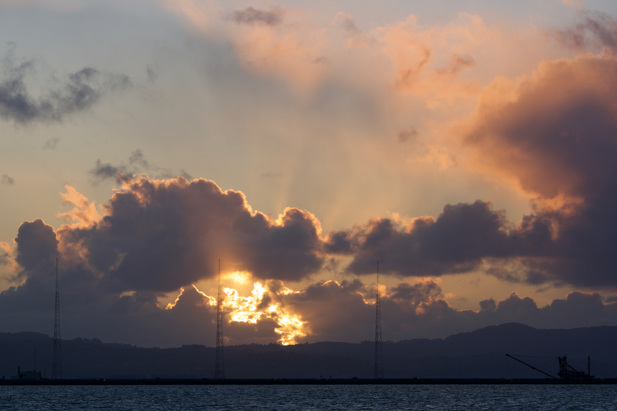 Sony FE 70-200mm F4 G OSS sample photo. East bay sunset photography