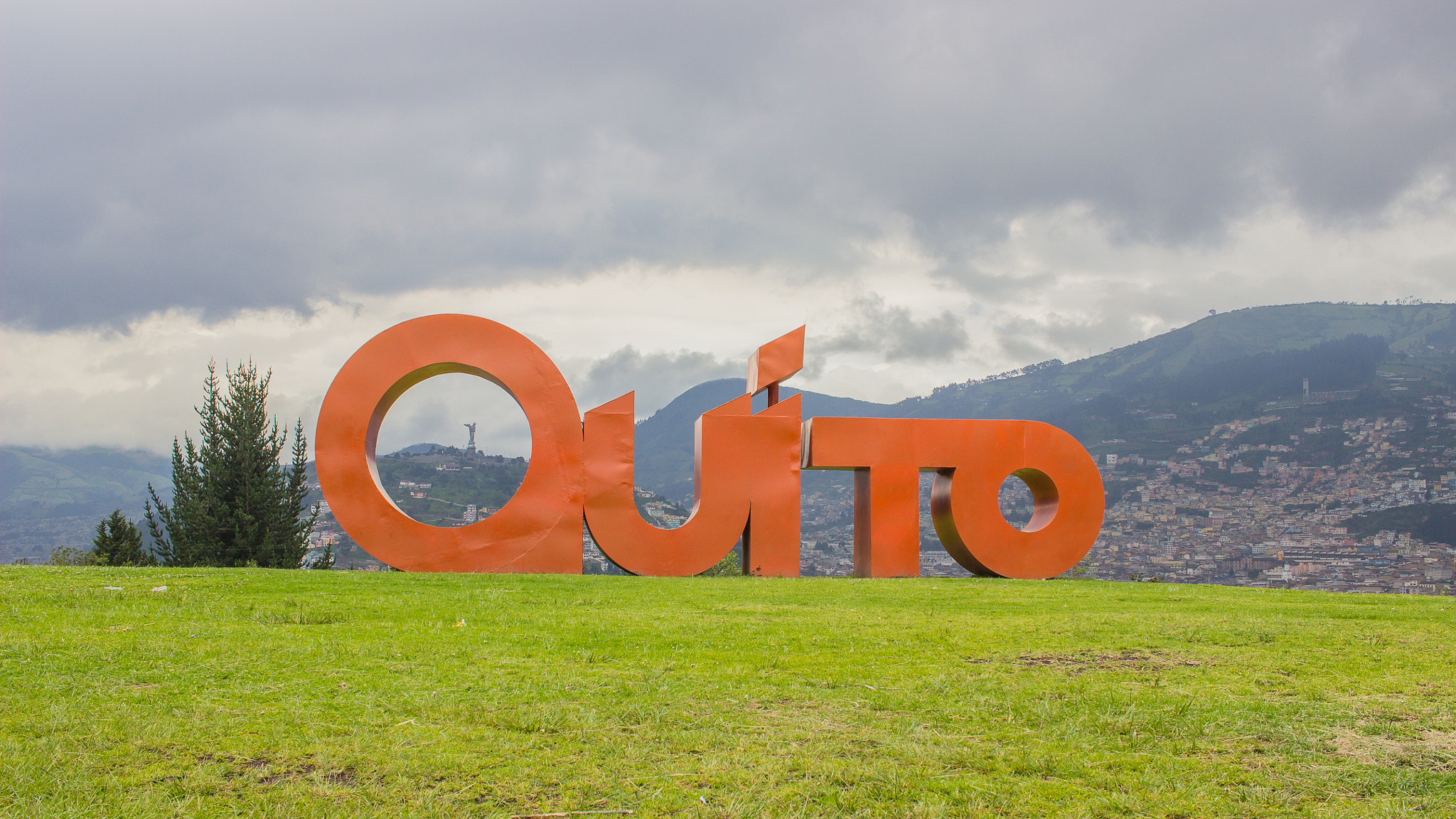 Canon EOS 600D (Rebel EOS T3i / EOS Kiss X5) sample photo. Virgin y quito photography