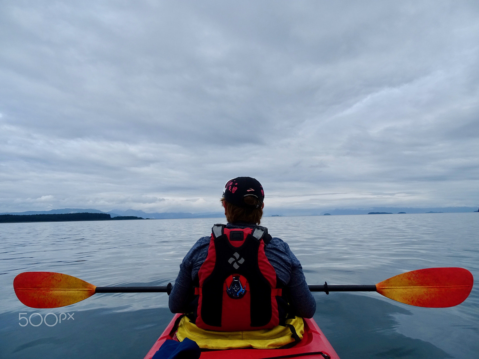 Sony 24-210mm F2.8-6.3 sample photo. Morning kayak - bear track cove photography