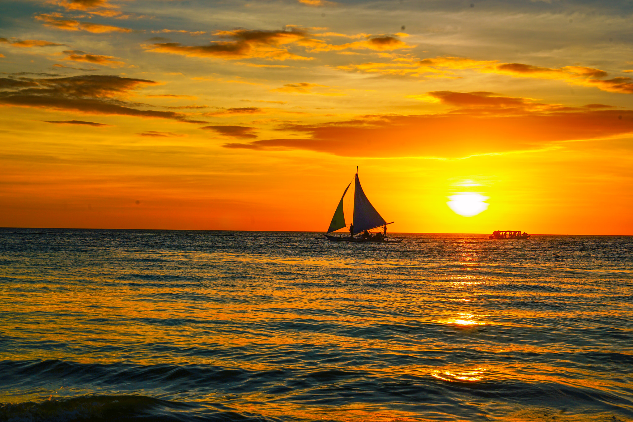 Sony a7 II + Sony FE 24-70mm F2.8 GM sample photo. Boracay sunset photography