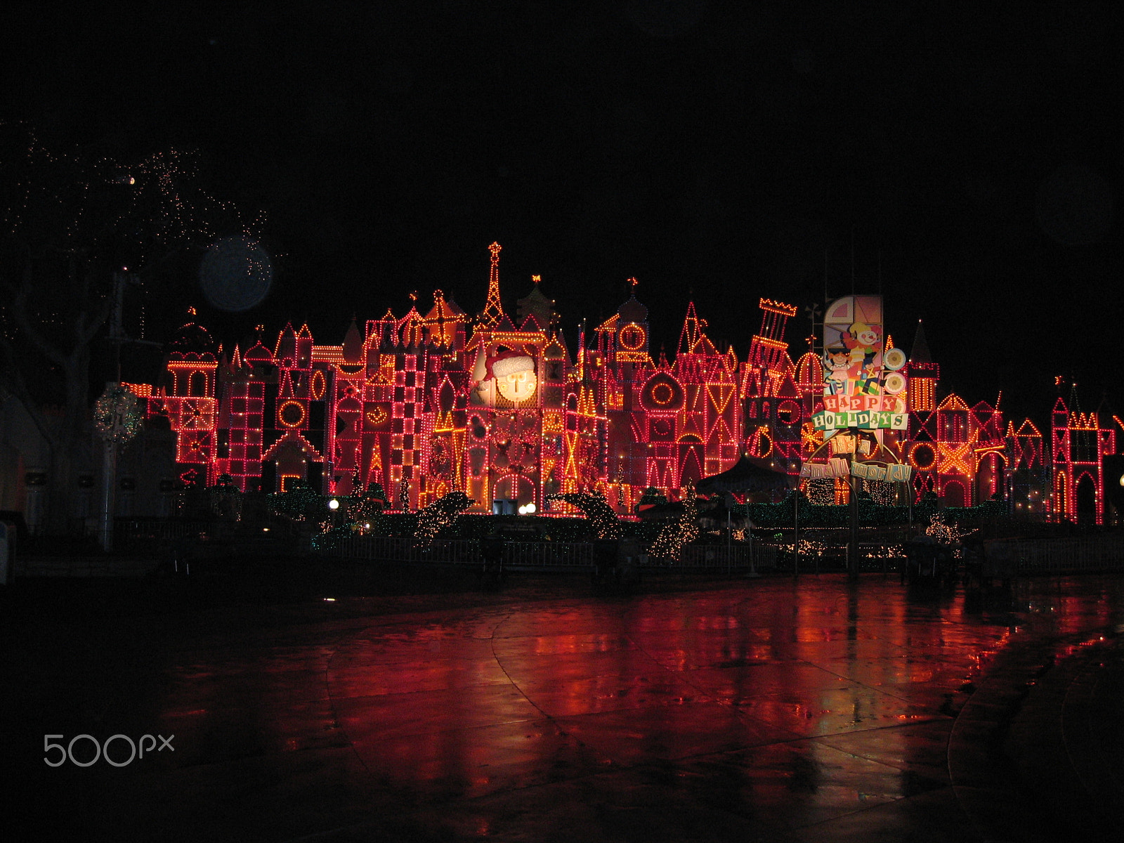 Canon POWERSHOT S500 sample photo. Disneyland - it's a small world at christmas photography