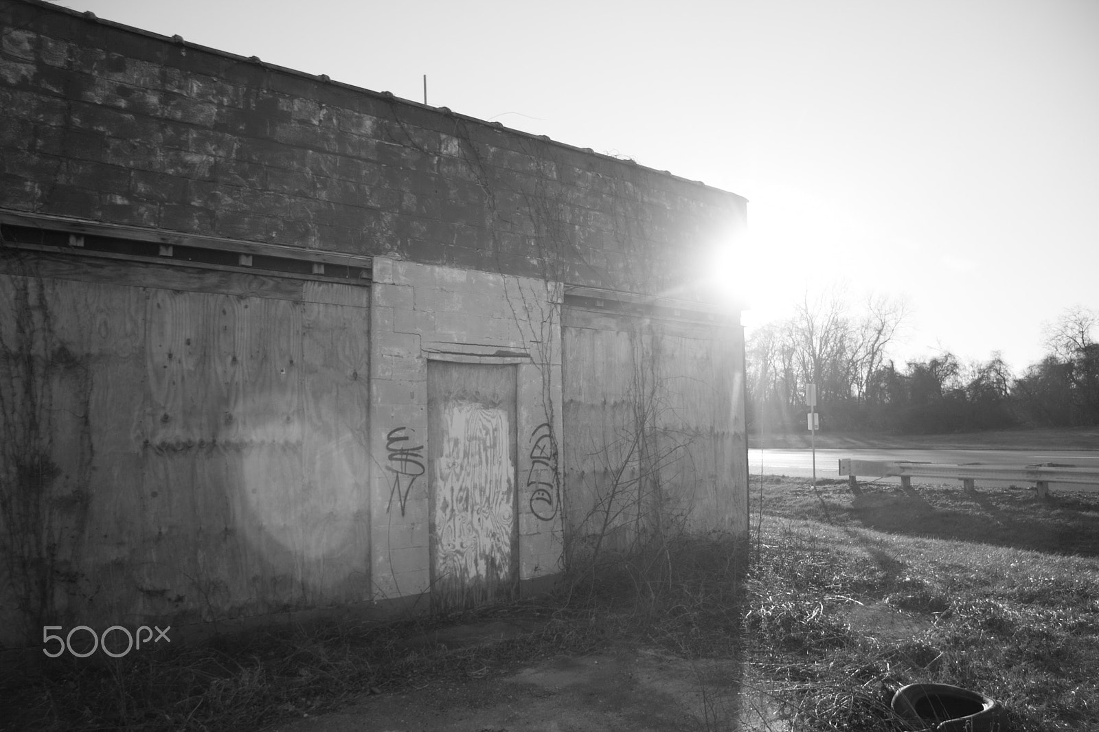 Canon EF-S 17-85mm F4-5.6 IS USM sample photo. Abandoned building 1 photography