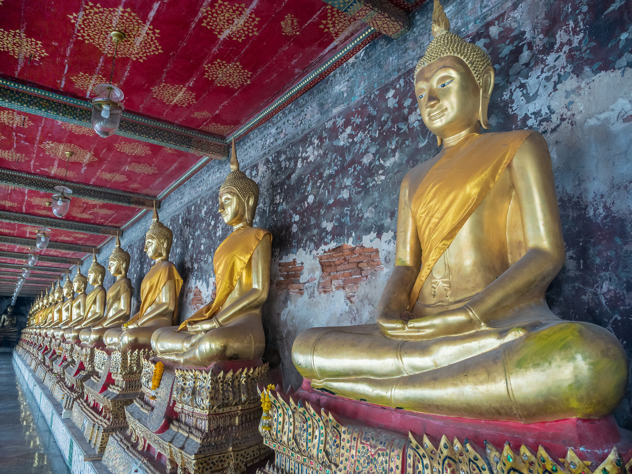 Panasonic Lumix G X Vario 12-35mm F2.8 ASPH Power OIS sample photo. Wat suthatthepwararam bangkok thailand photography
