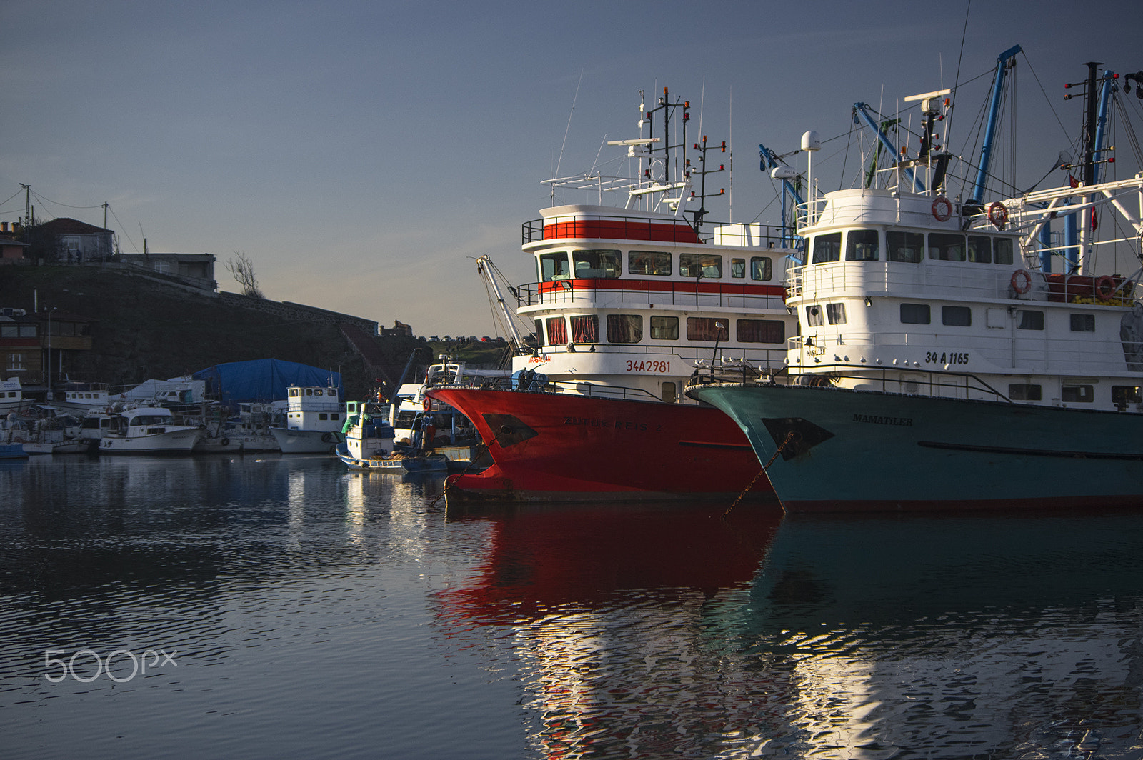 Samsung/Schneider D-XENON 50-200mm F4-5.6 sample photo. Fishing boats photography