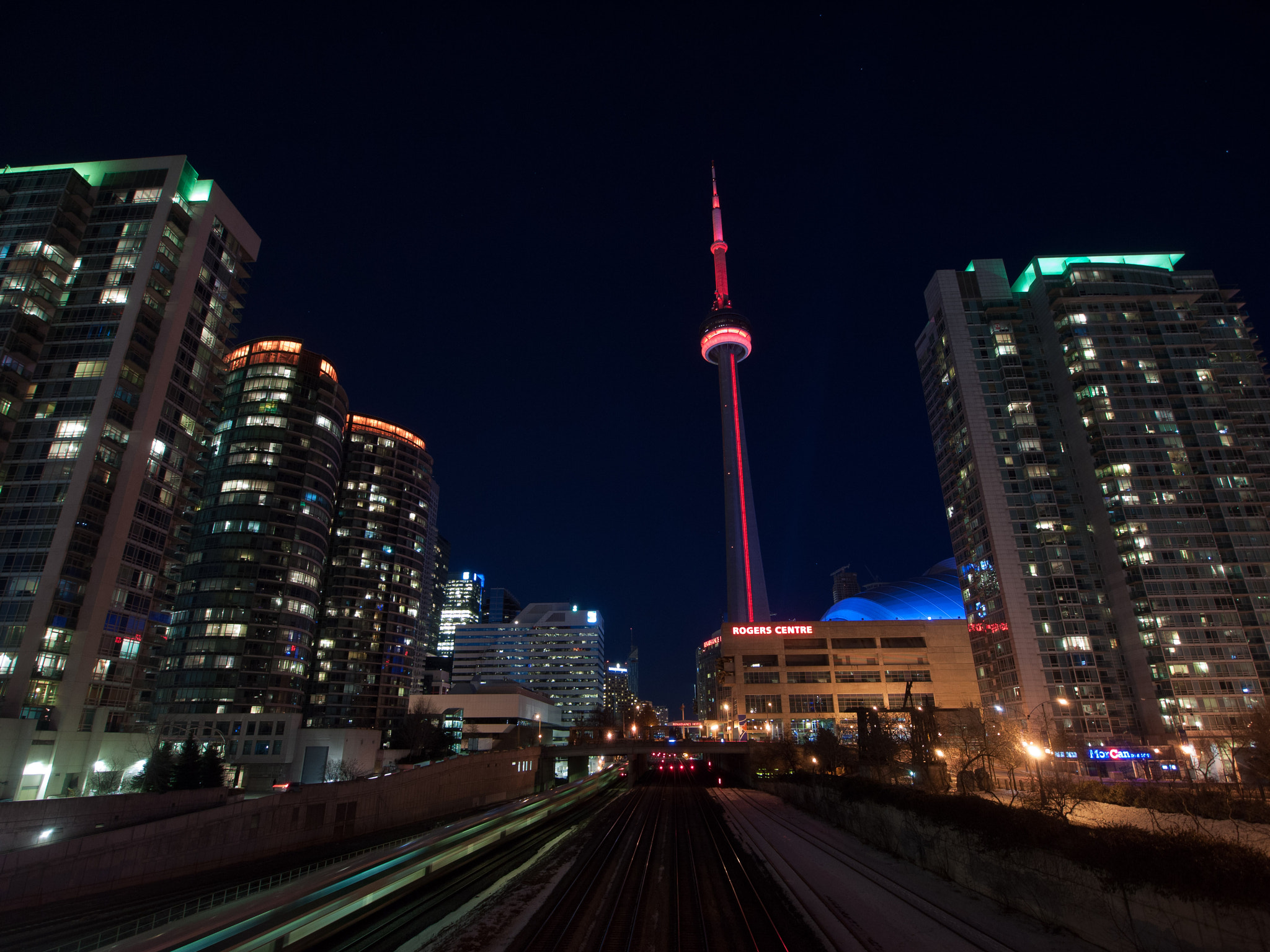 Panasonic Lumix DMC-GF1 + OLYMPUS M.9-18mm F4.0-5.6 sample photo. Toronto cn tower photography