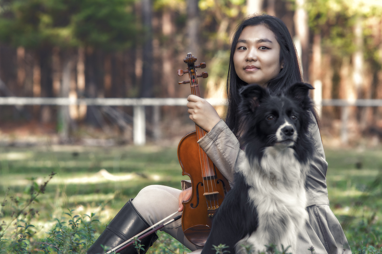 Nikon D5200 + Sigma 70-200mm F2.8 EX DG Macro HSM II sample photo. A girl, a dog and her violin photography