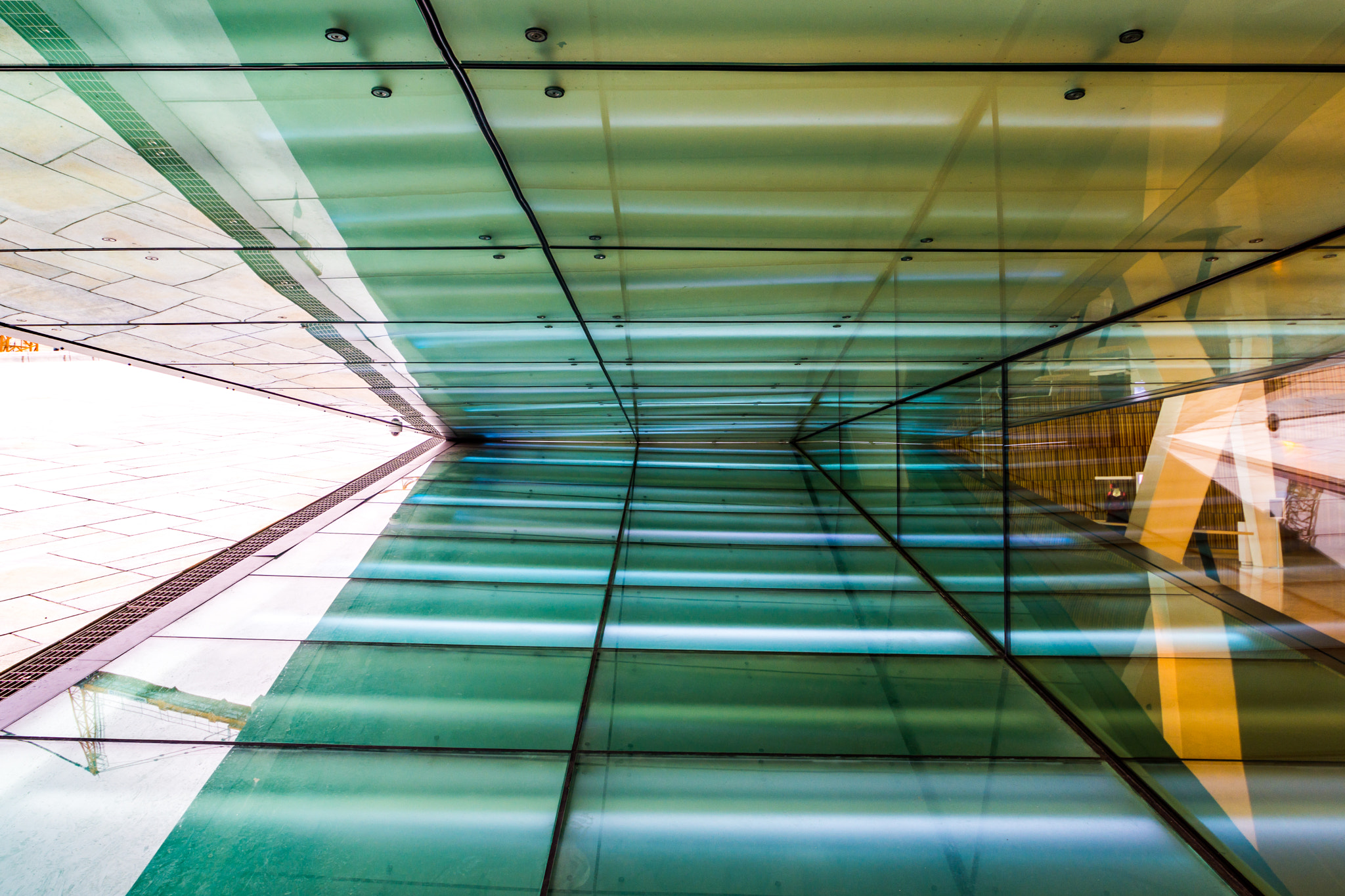 Sigma 8-16mm F4.5-5.6 DC HSM sample photo. Mirror world photography