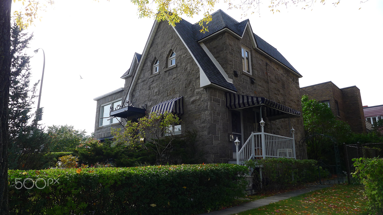 Leica D-LUX 5 sample photo. Old house photography