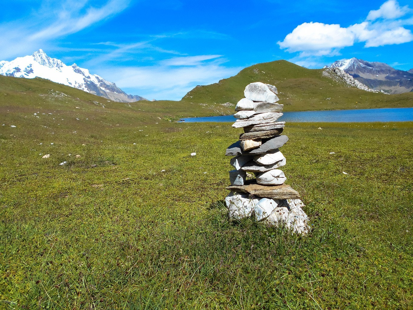 Nikon COOLPIX S2800 sample photo. Cairn at lac de mya photography