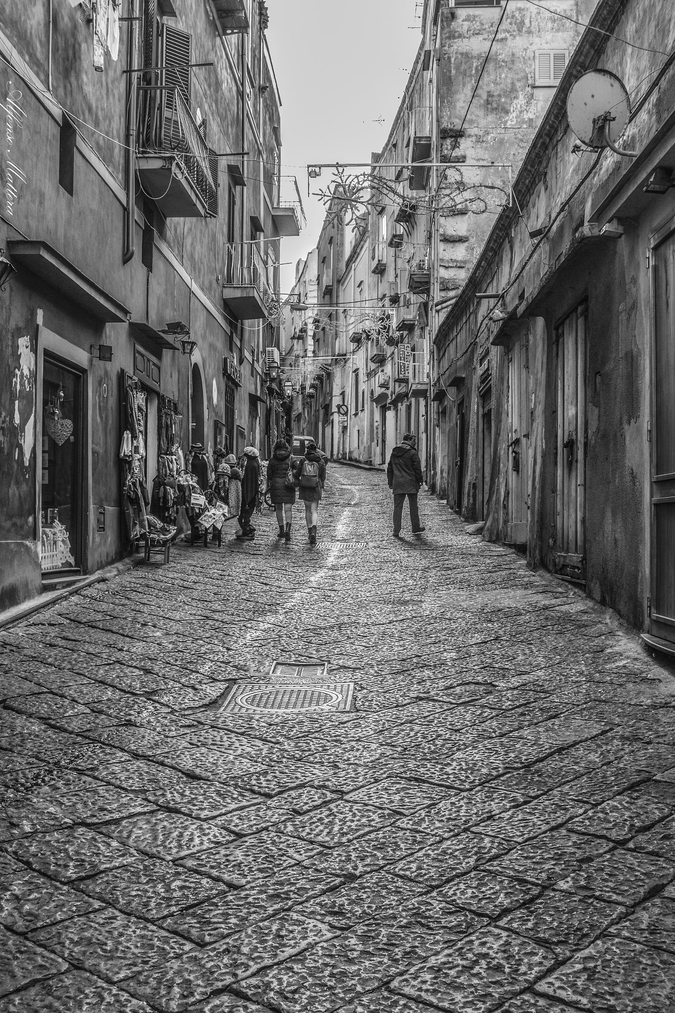Canon EF-S 24mm F2.8 STM sample photo. Strada procidana photography