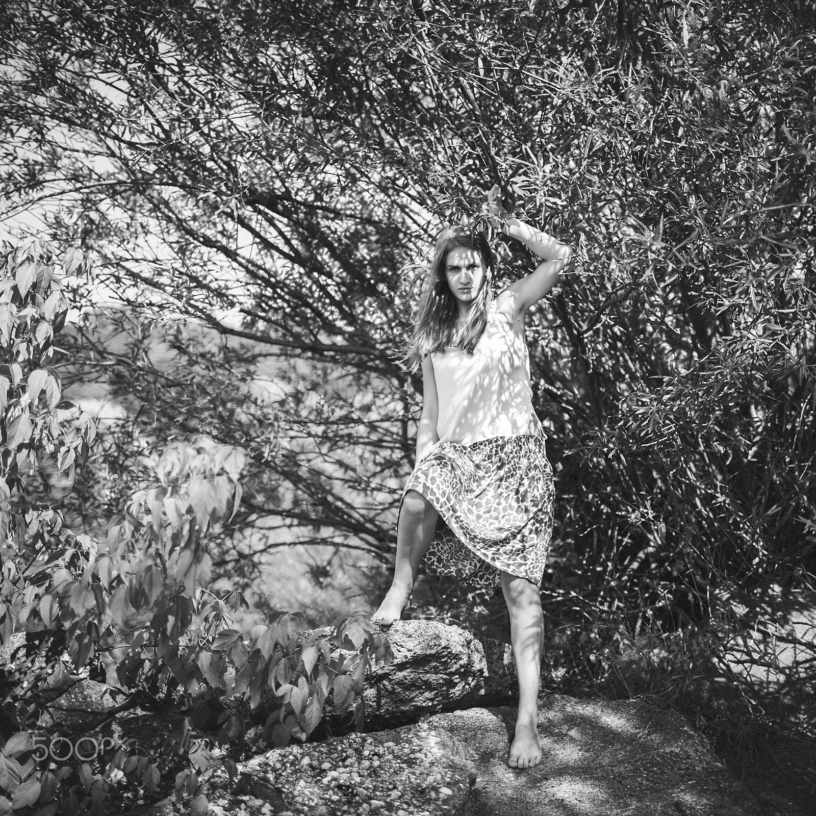 Canon EF 35mm F1.4L USM sample photo. Tender age. elina and the willows. photography