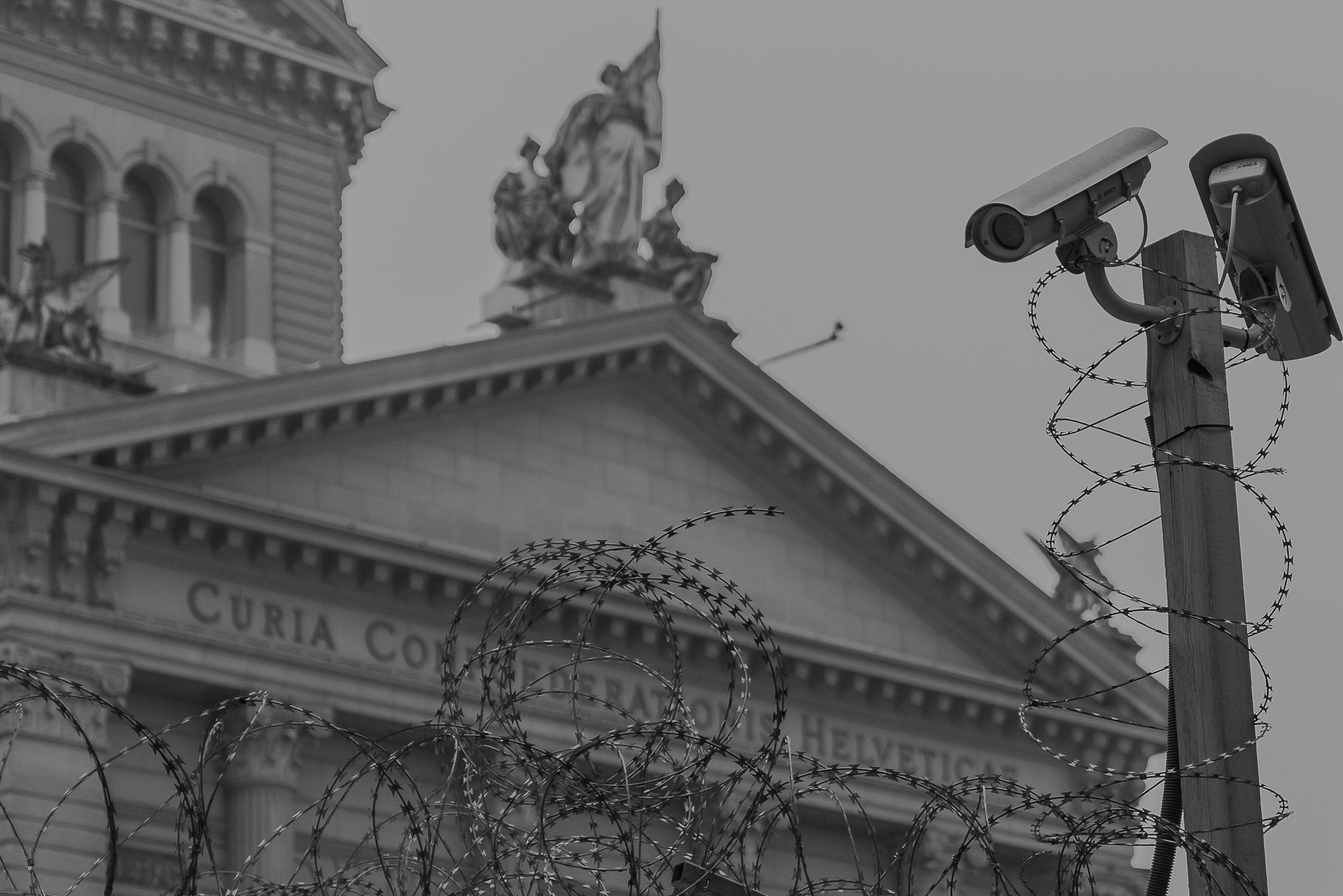 Canon EF-S 17-55mm F2.8 IS USM sample photo. Bundeshaus photography