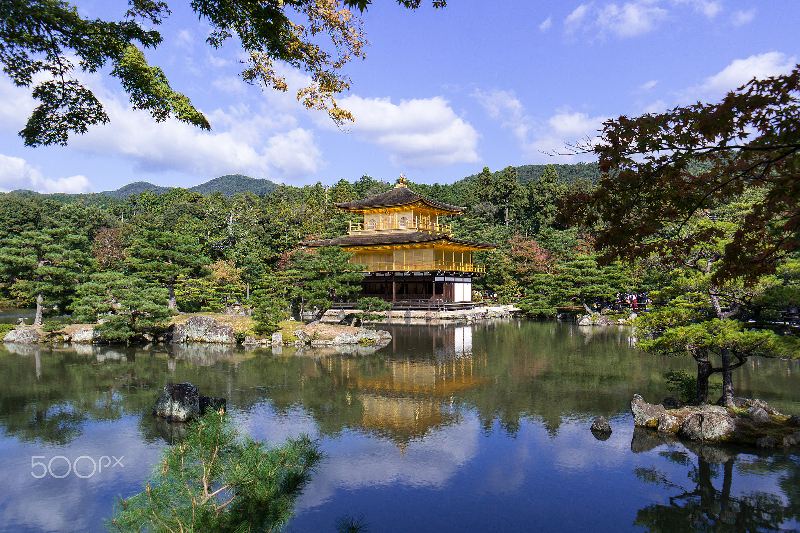 Samsung NX300 + Samsung NX 18-55mm F3.5-5.6 OIS sample photo. Gold in kyoto photography