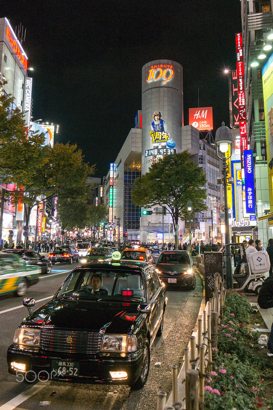 Samsung NX300 + Samsung NX 18-55mm F3.5-5.6 OIS sample photo. Life in shibuya photography