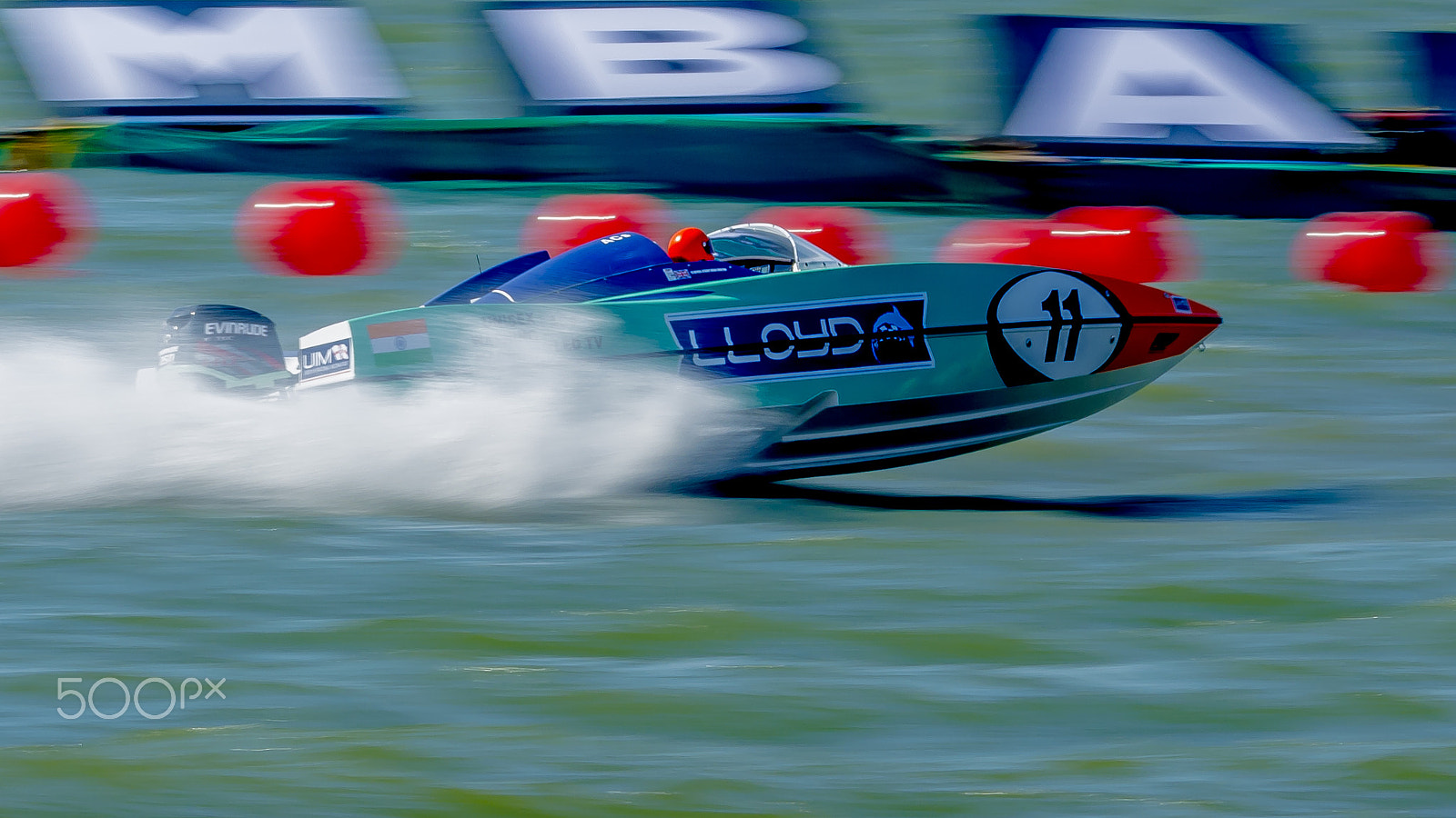 Nikon AF-S Nikkor 200-500mm F5.6E ED VR sample photo. Panning on the sea photography
