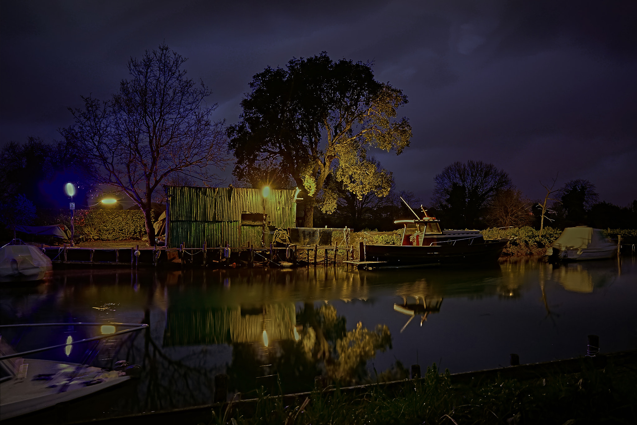 Sony a7R + Sony FE 28mm F2 sample photo. Blue hour photography