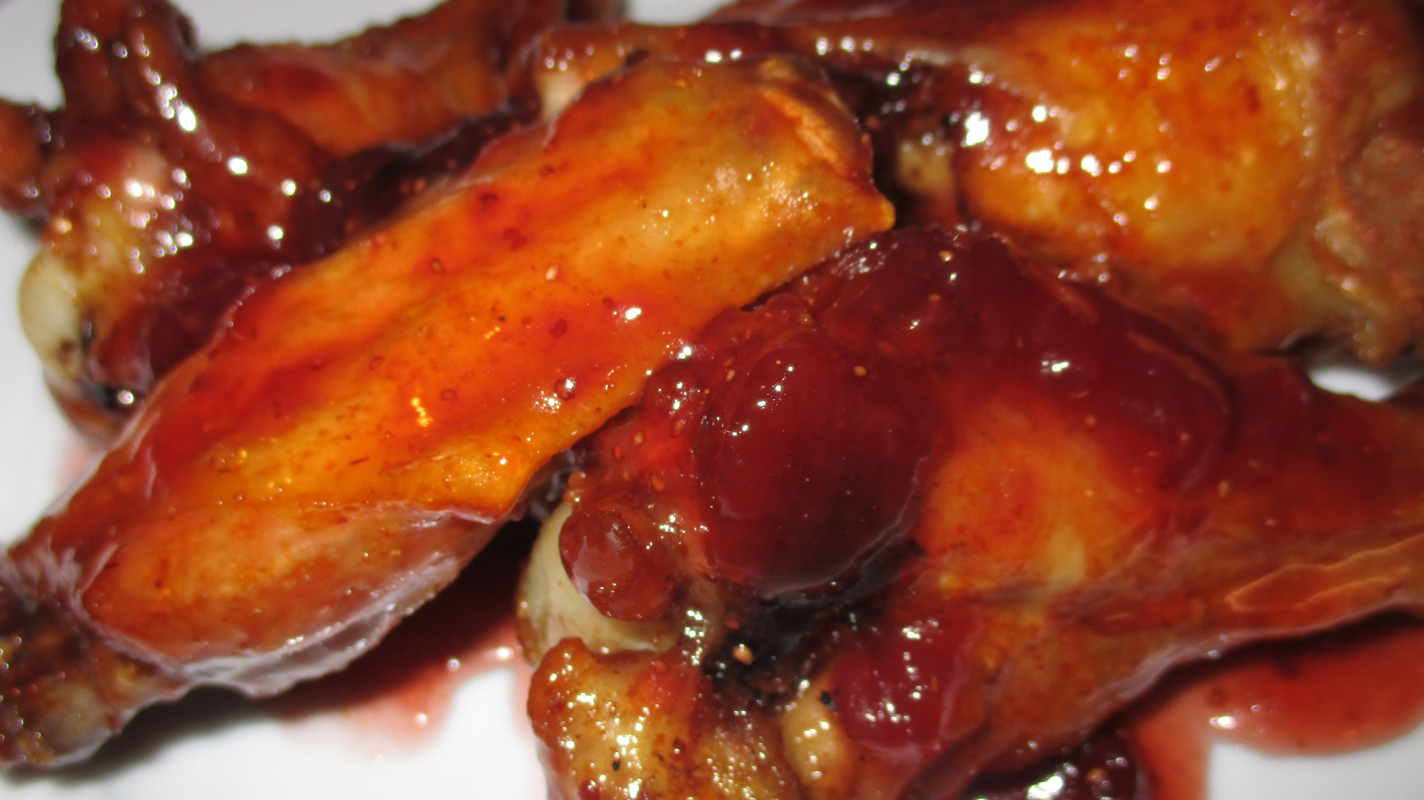 Canon PowerShot ELPH 180 (IXUS 175 / IXY 180) sample photo. Strawberry wings photography