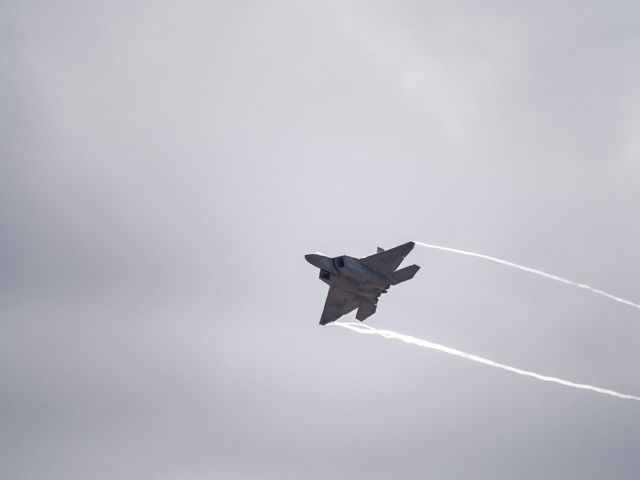 Olympus OM-D E-M10 II sample photo. Fly the friendly skies photography