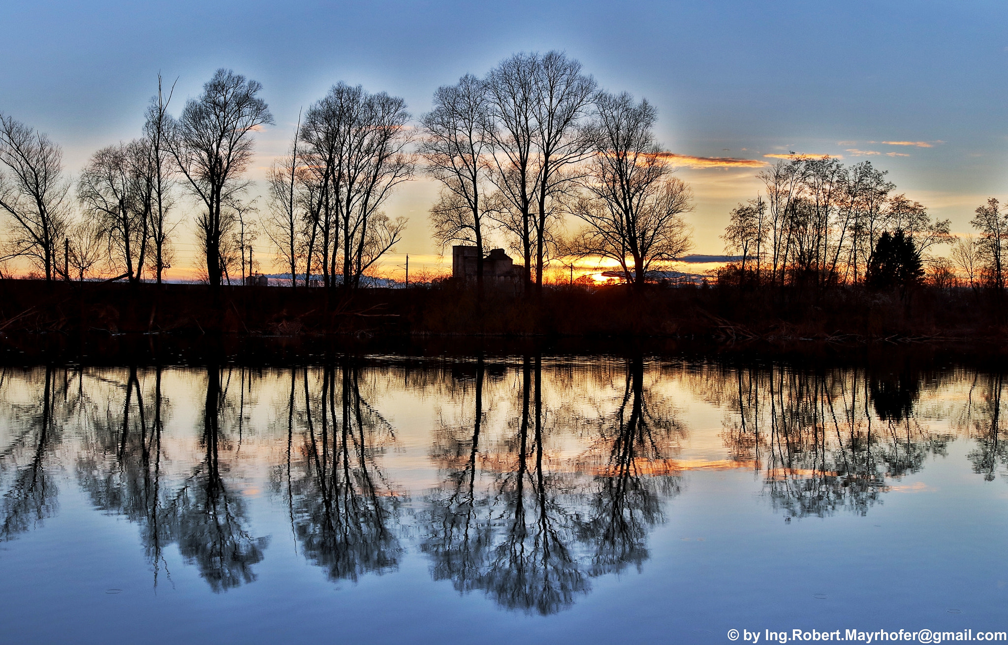 IS STM sample photo. Reflection photography