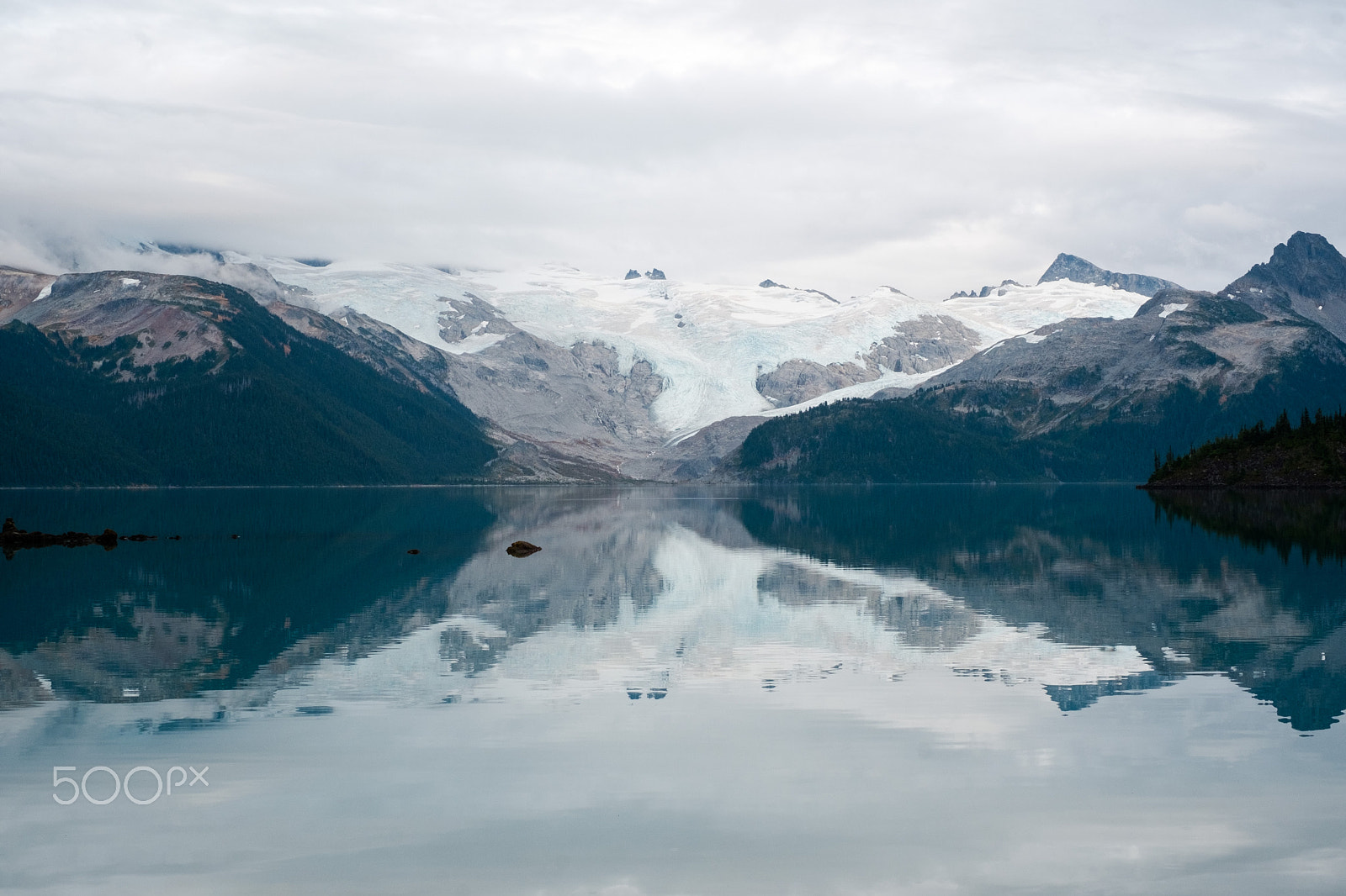 Fujifilm X-E1 + Fujifilm XF 35mm F1.4 R sample photo. Glacier lake photography