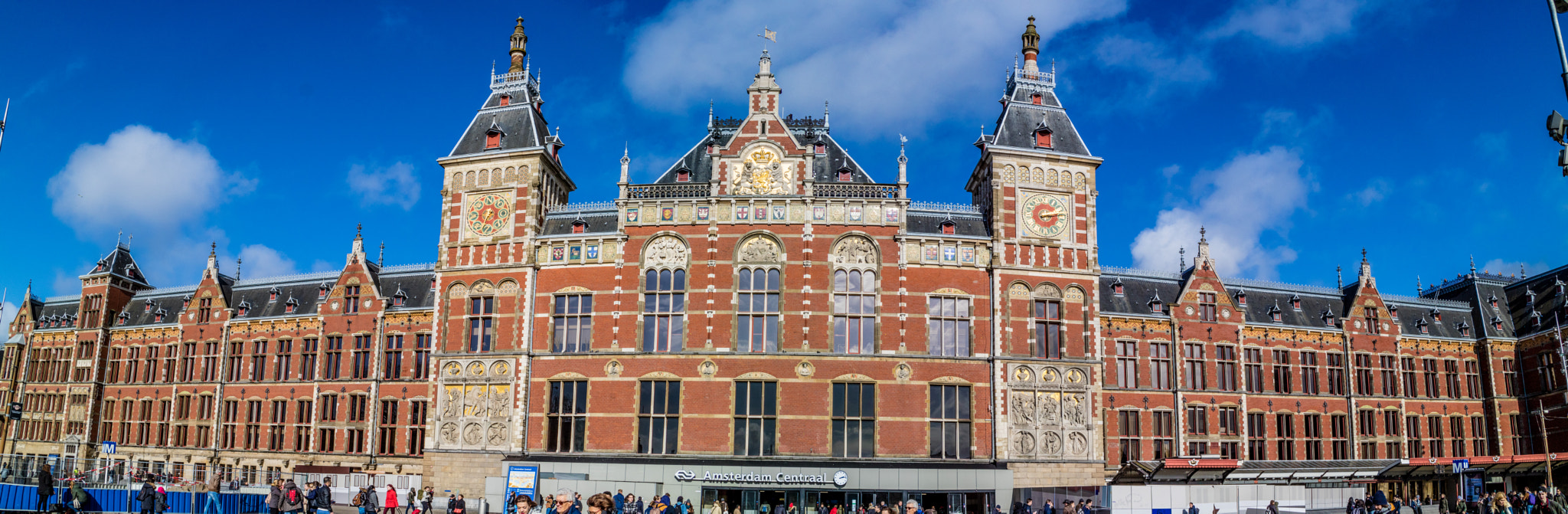 Canon EOS M3 sample photo. Amsterdam central station, panoramic detail photography