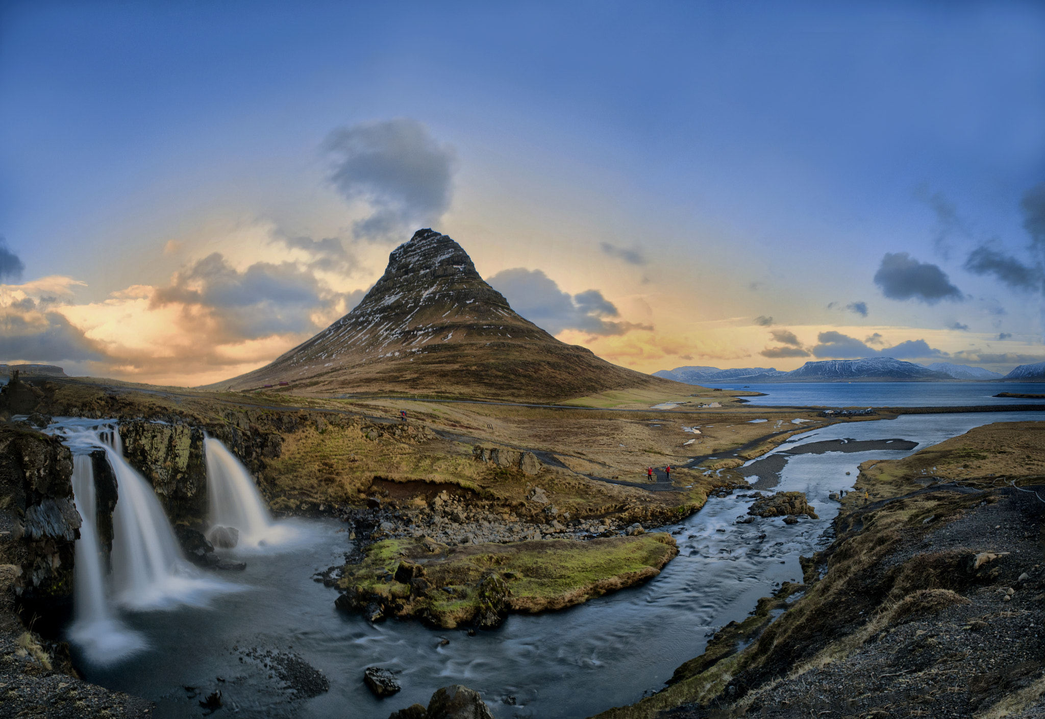 Olympus OM-D E-M5 + Olympus M.Zuiko Digital ED 12-40mm F2.8 Pro sample photo. Iceland 2017 photography