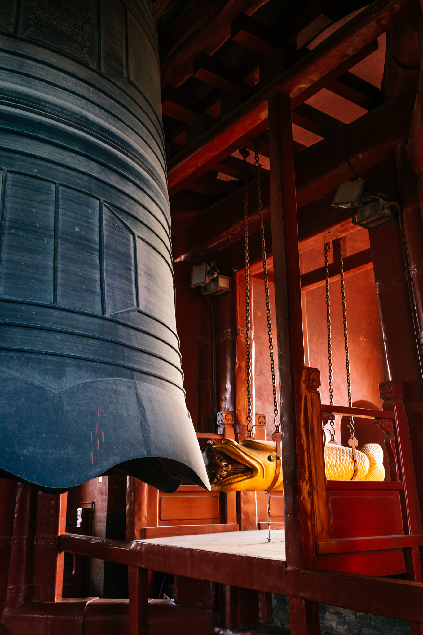 Sony Cyber-shot DSC-RX1R + 35mm F2.0 sample photo. The bell in beijing bell tower photography