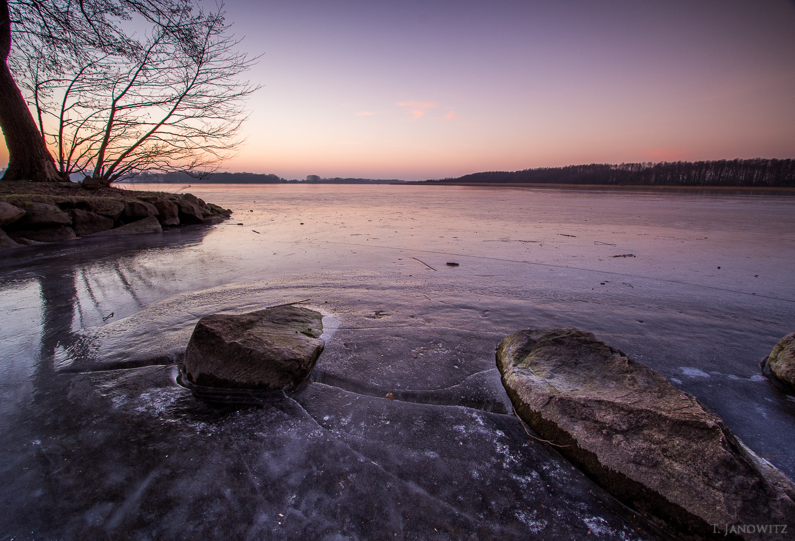 Sony a7R + Sony DT 50mm F1.8 SAM sample photo. Frozen photography