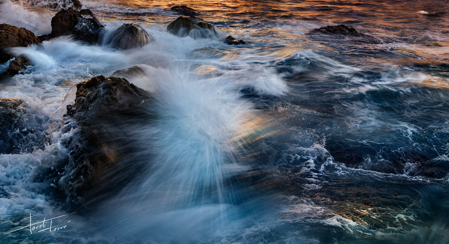 Nikon AF-S Nikkor 24-70mm F2.8G ED sample photo. Splash photography
