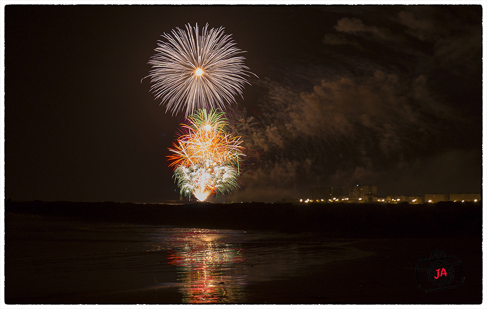 Olympus M.Zuiko Digital ED 7-14mm F2.8 PRO sample photo. Fuegos artificiales30.jpg photography