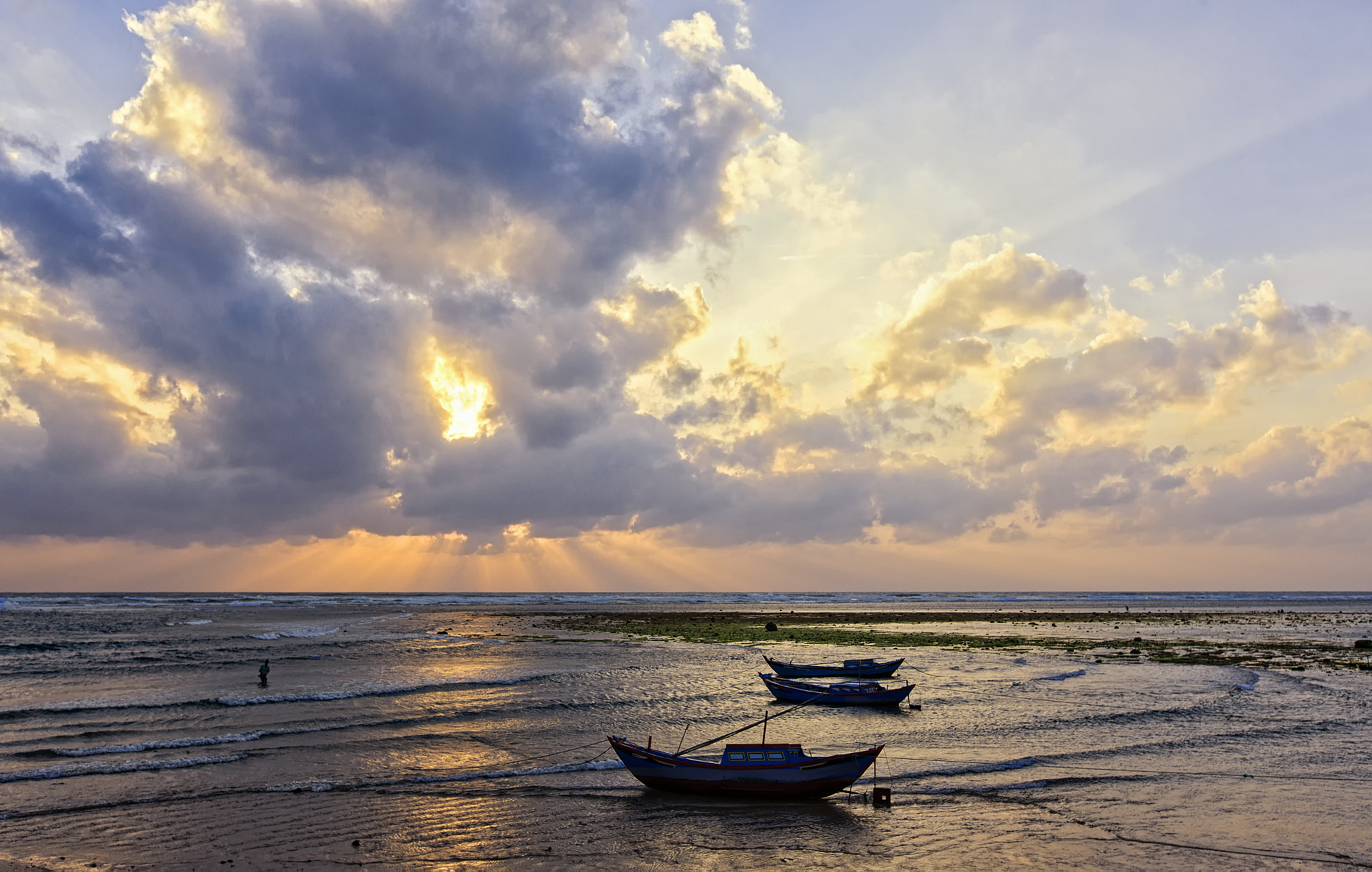 Canon EOS-1Ds Mark III sample photo. Sunrise on the beach photography