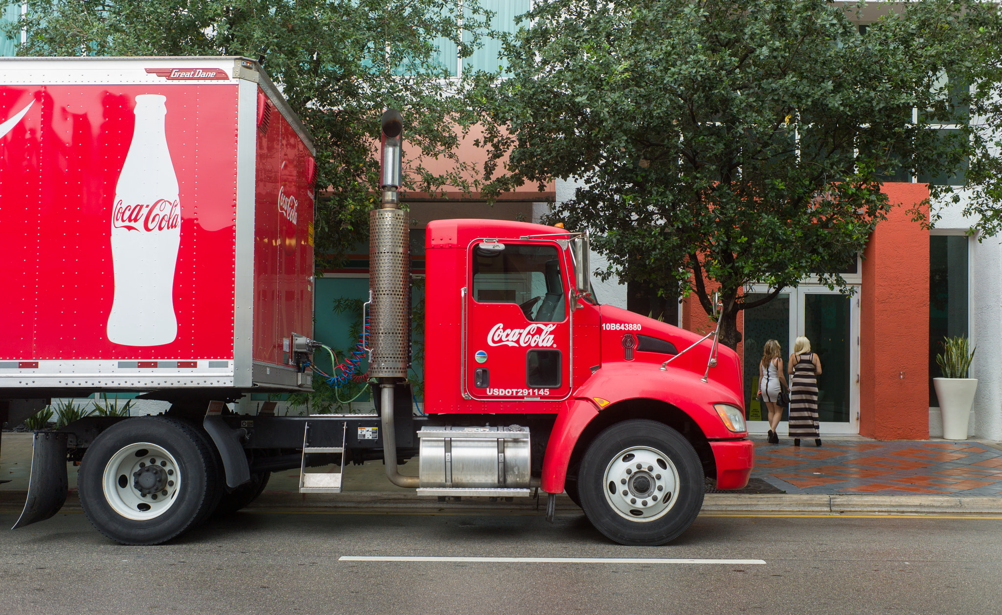 Leica M9 + Summicron-M 35mm f/2 (IV) sample photo. Cocacola photography