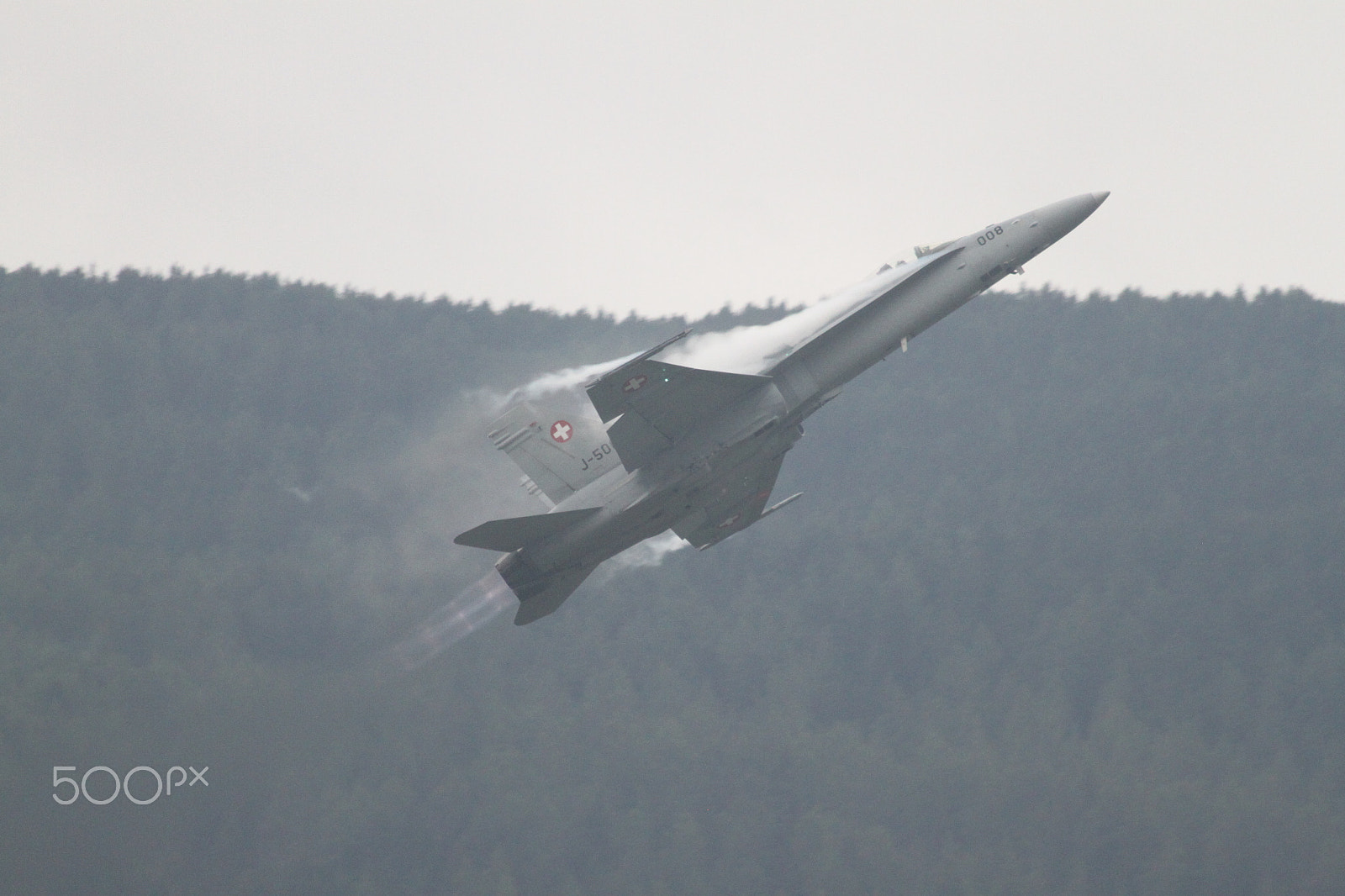 Canon EF 70-300mm F4-5.6 IS USM sample photo. F-18, sion (ch) photography