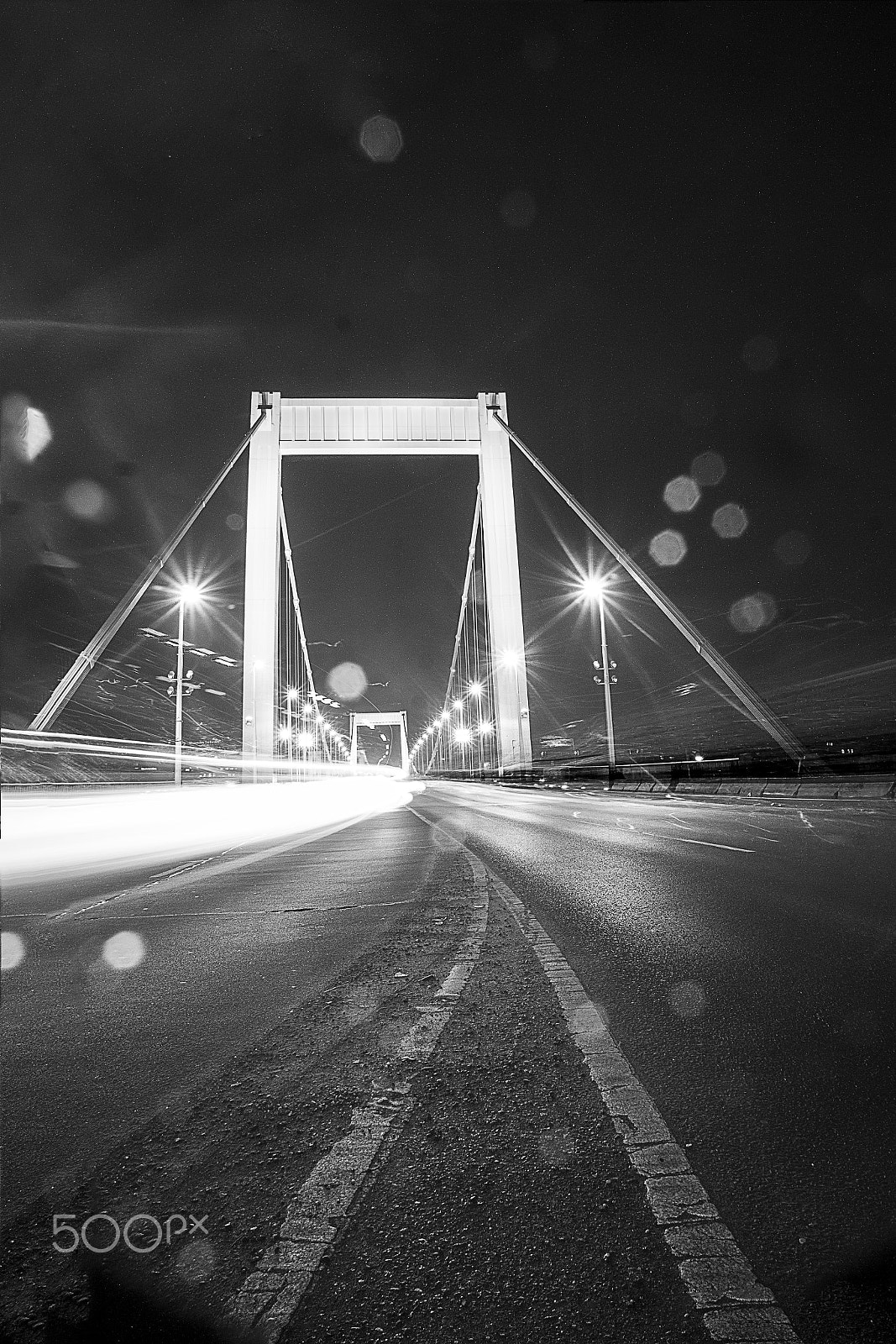 Sony SLT-A55 (SLT-A55V) sample photo. Standing in the middle of the bridge photography